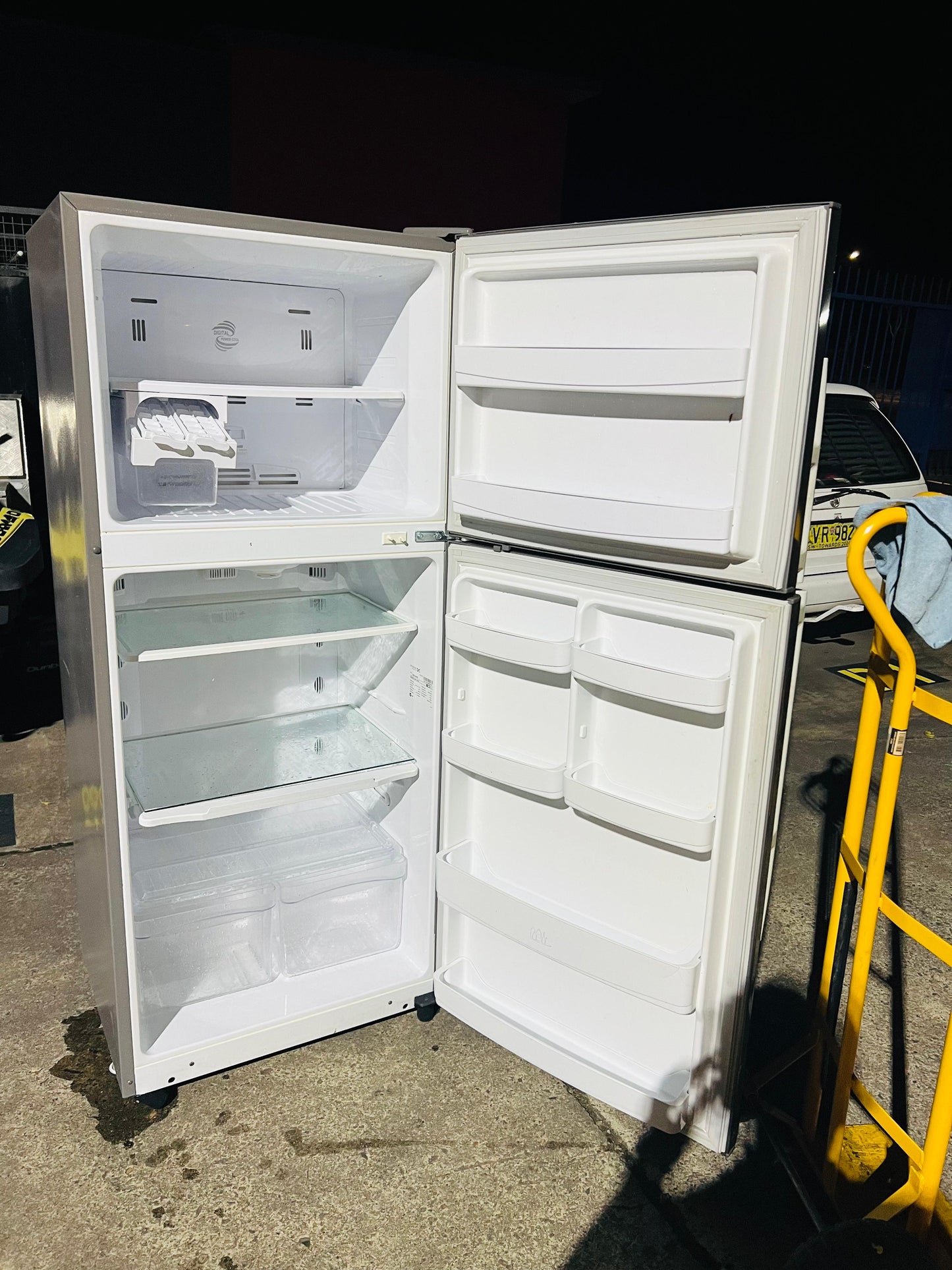 **DAEVOO 405 LITRES FRIDGE FREEZER**