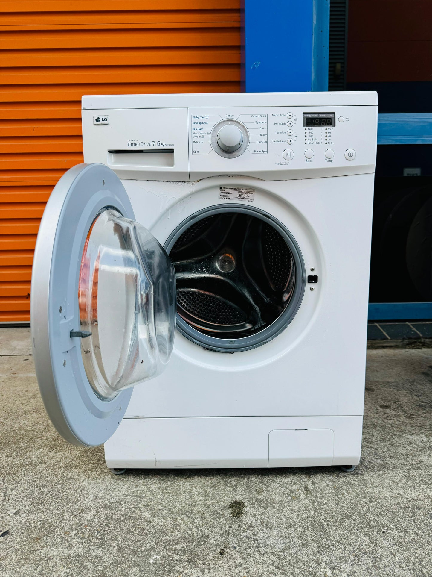 **LG 7.5KGS FRONT LOADER WASHING MACHINE**