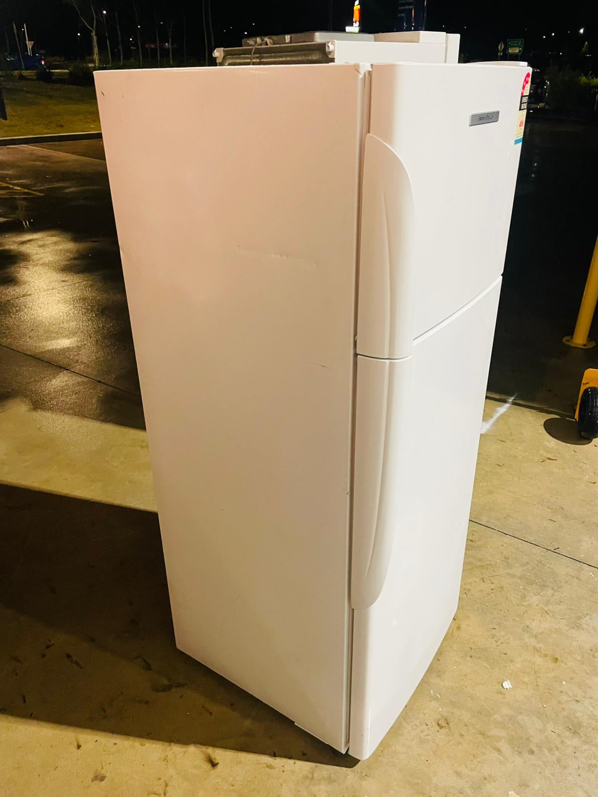 **FISHER & PAYKEL 380 LITRES FRIDGE FREEZER**