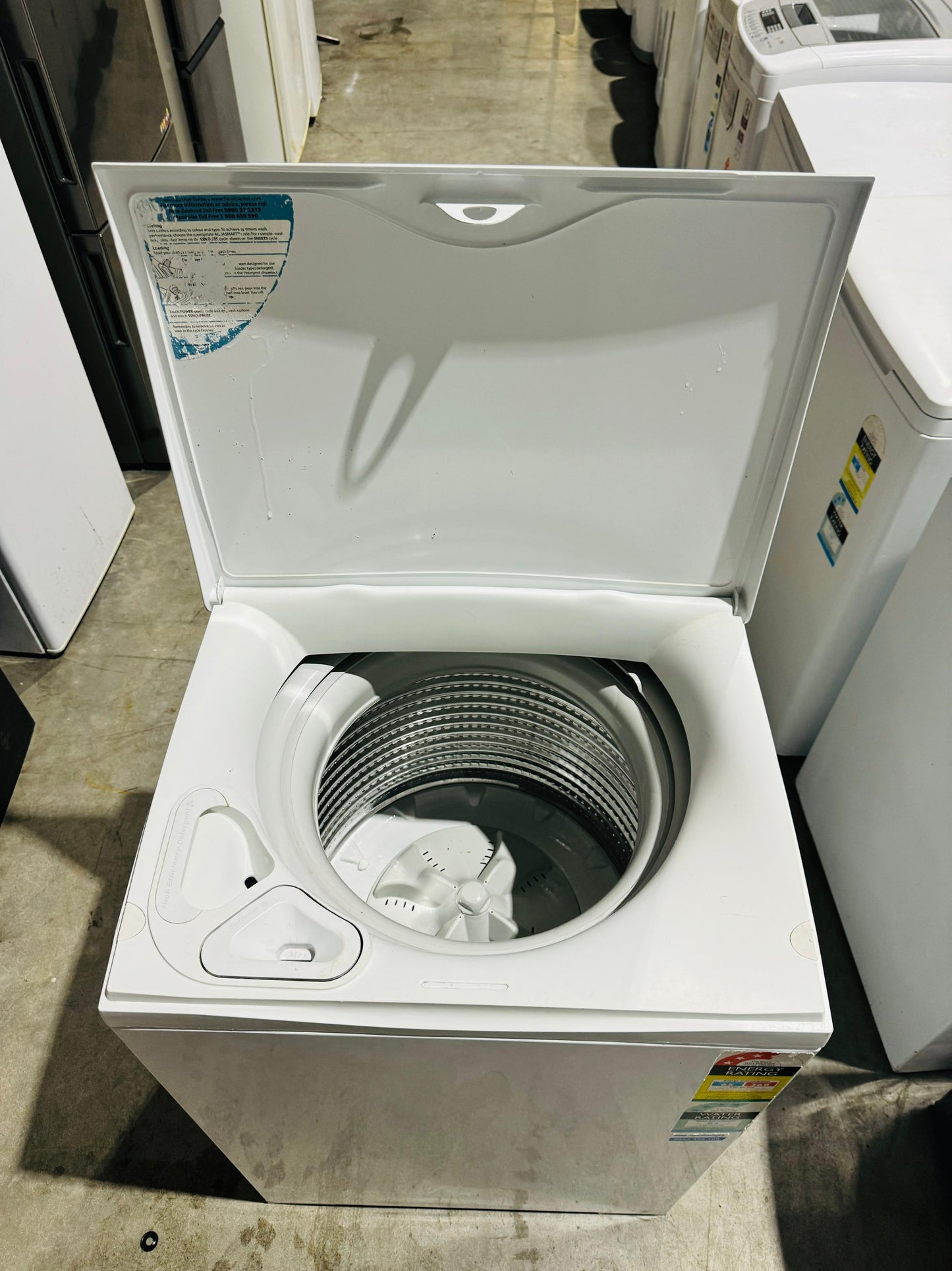 **FISHER & PAYKEL 8KGS TOP LOADER WASHING MACHINE**