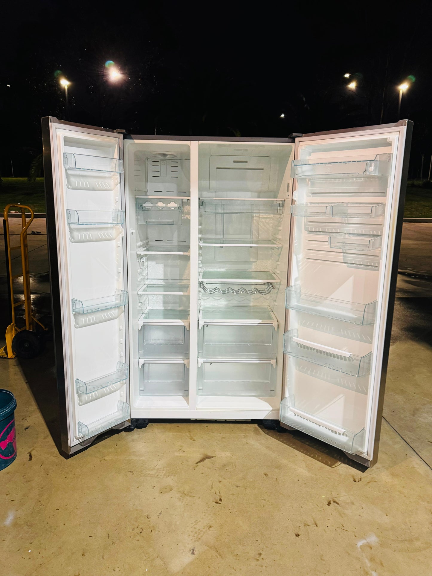 **WESTINGHOUSE SIDE BY SIDE 700 LITRES FRIDGE FREEZER**