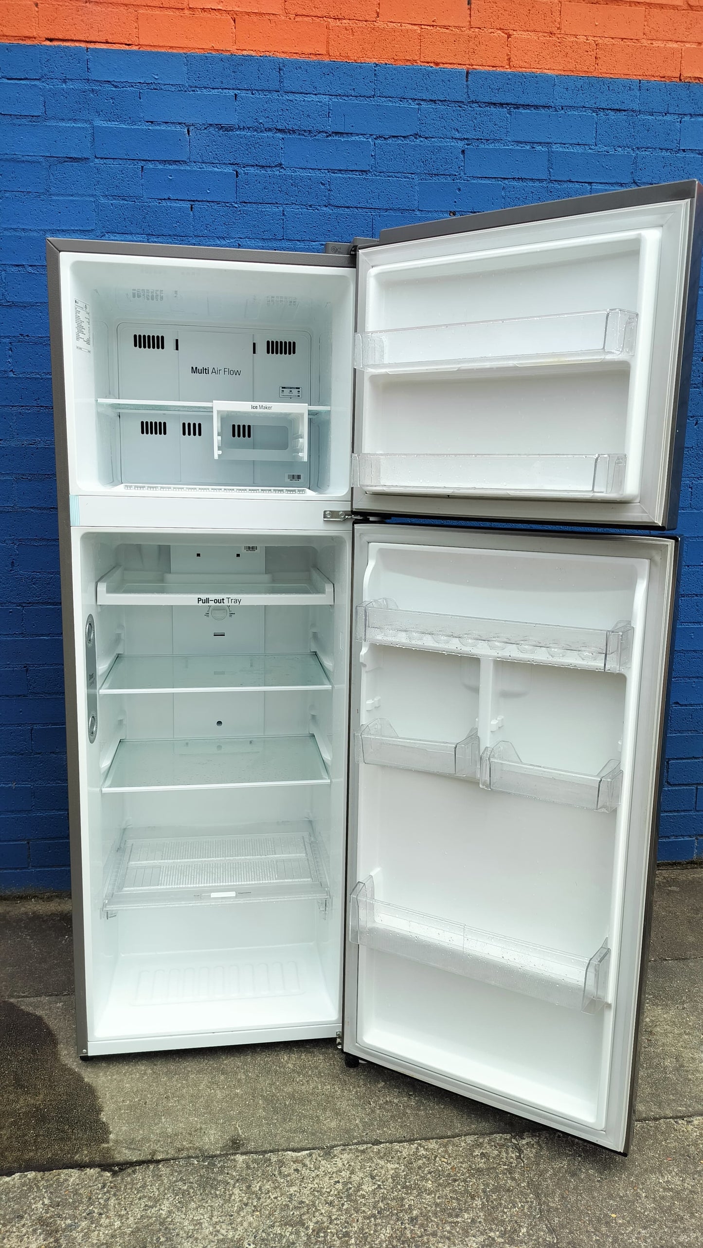 **LG 332 LITRES FRIDGE FREEZER**