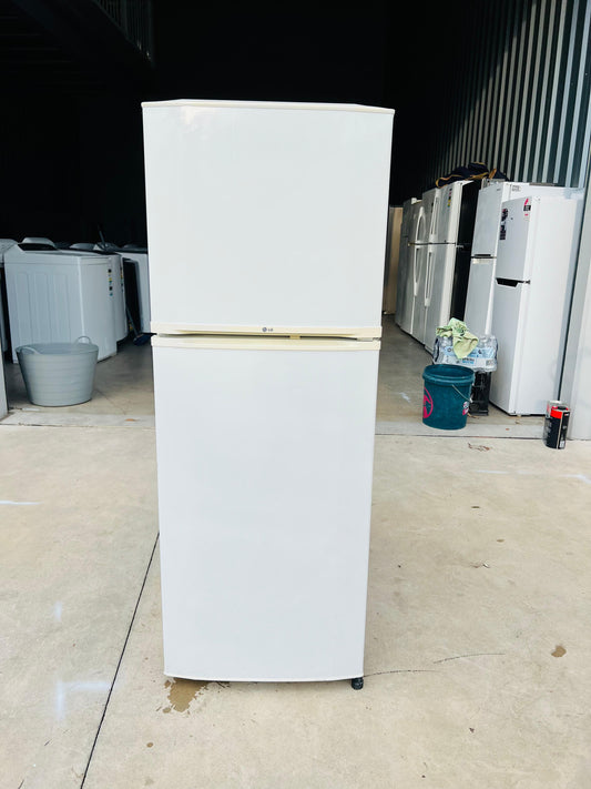 **LG 205 LITRES FRIDGE FREEZER**