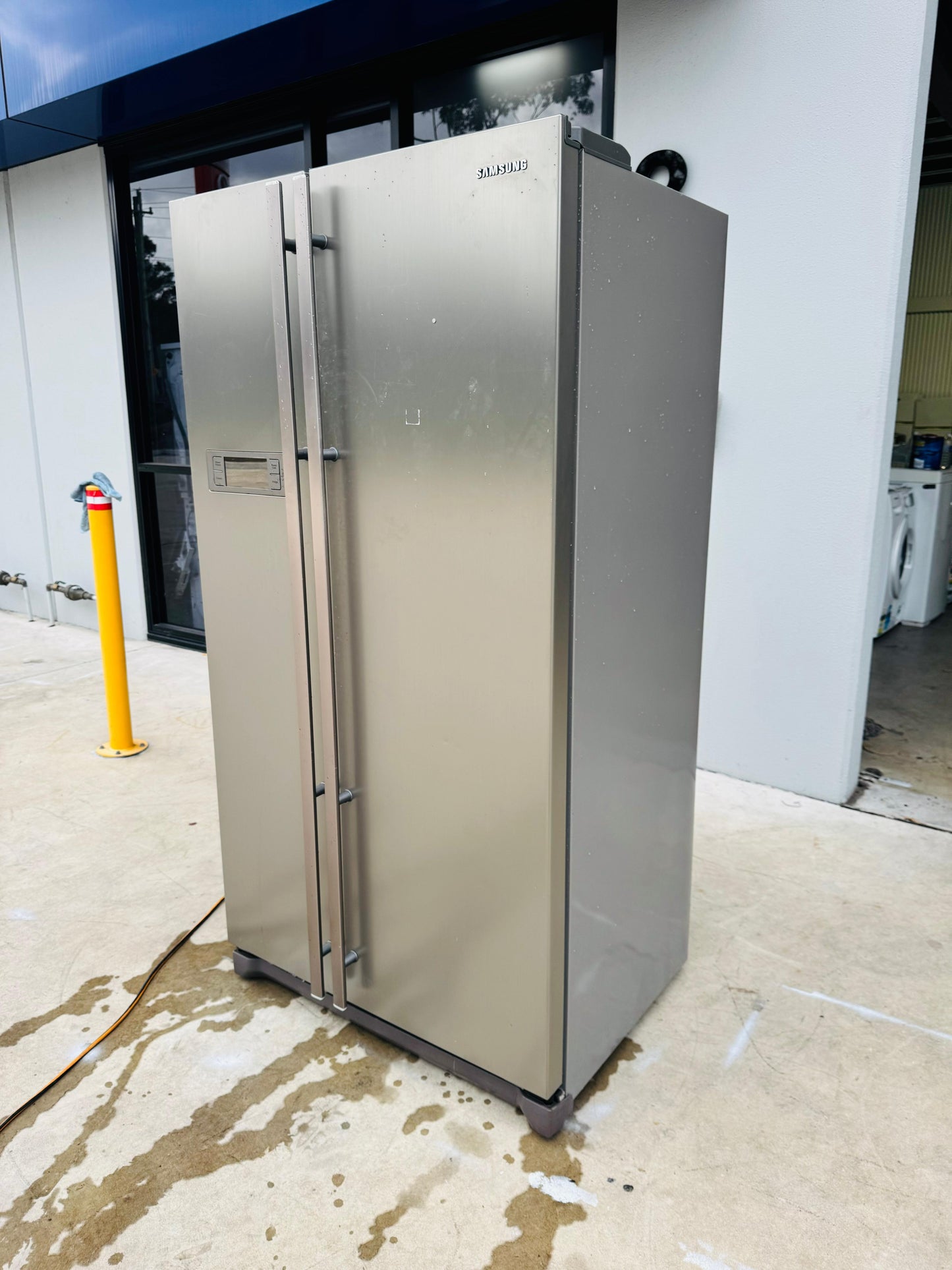 **SAMSUNG SIDE BY SIDE 600 LITRES FRIDGE FREEZER**