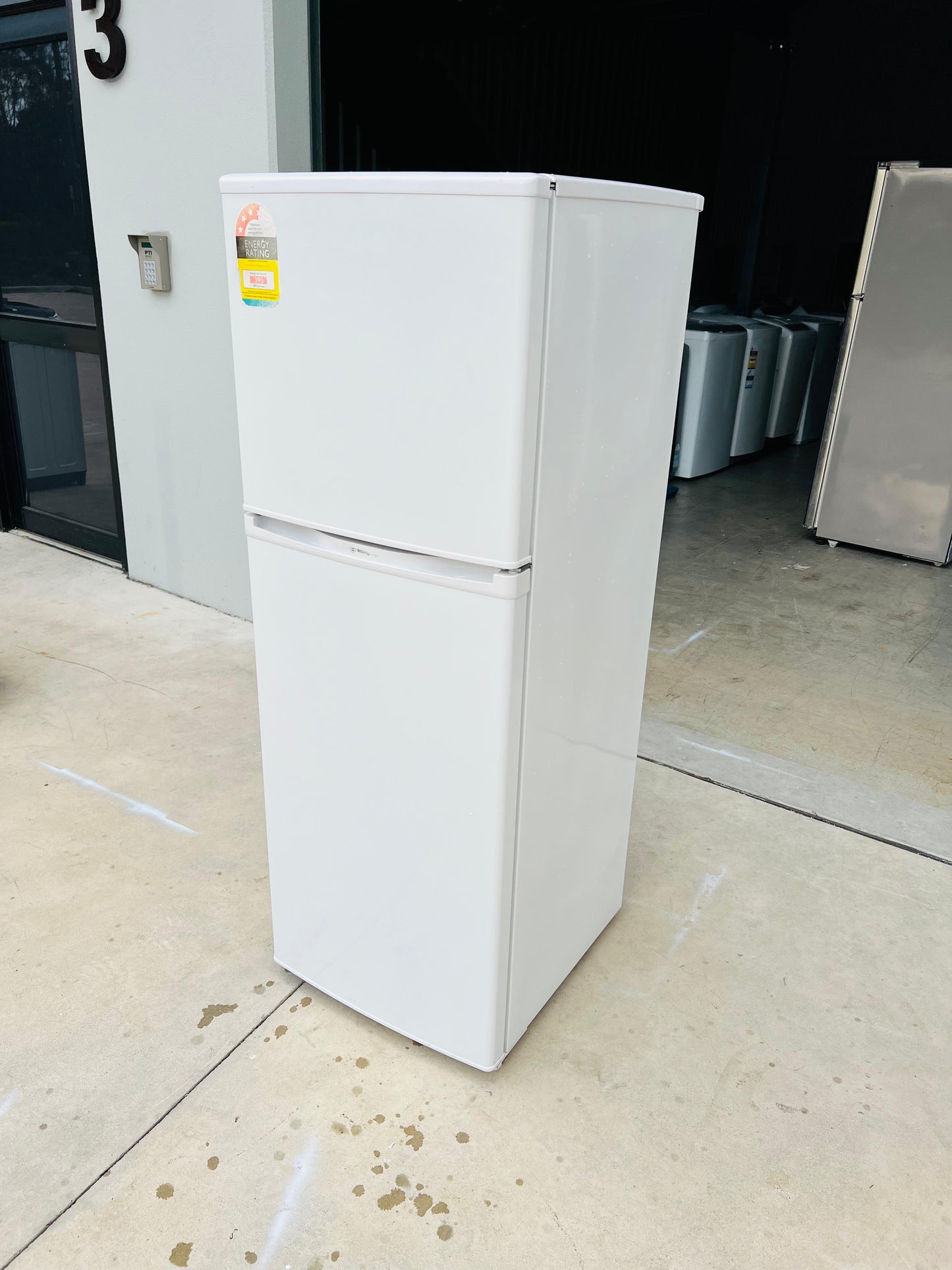 **LG 202 LITRES FRIDGE FREEZER**