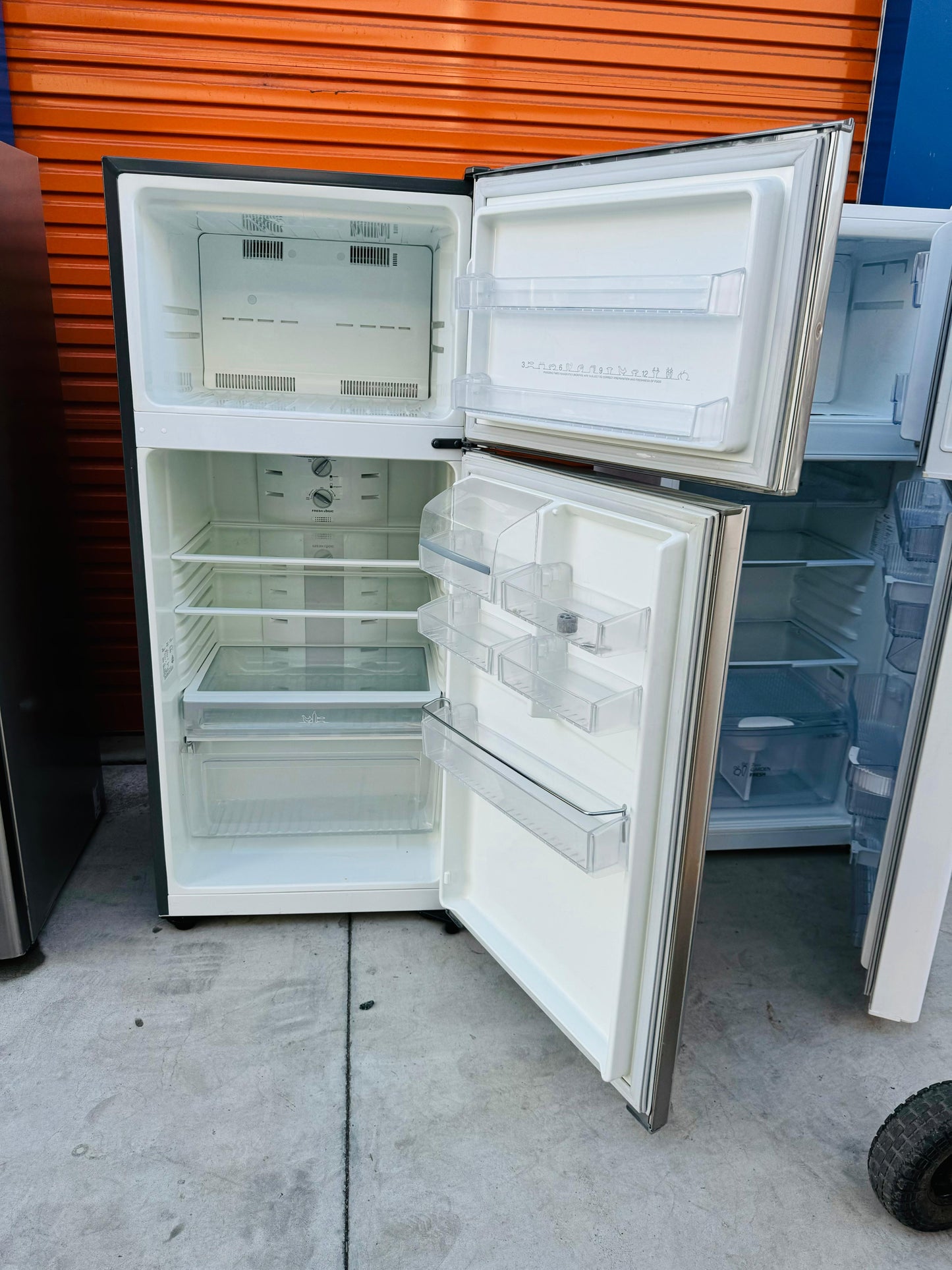 **ELECTROLUX 420 LITRES FRIDGE FREEZER**