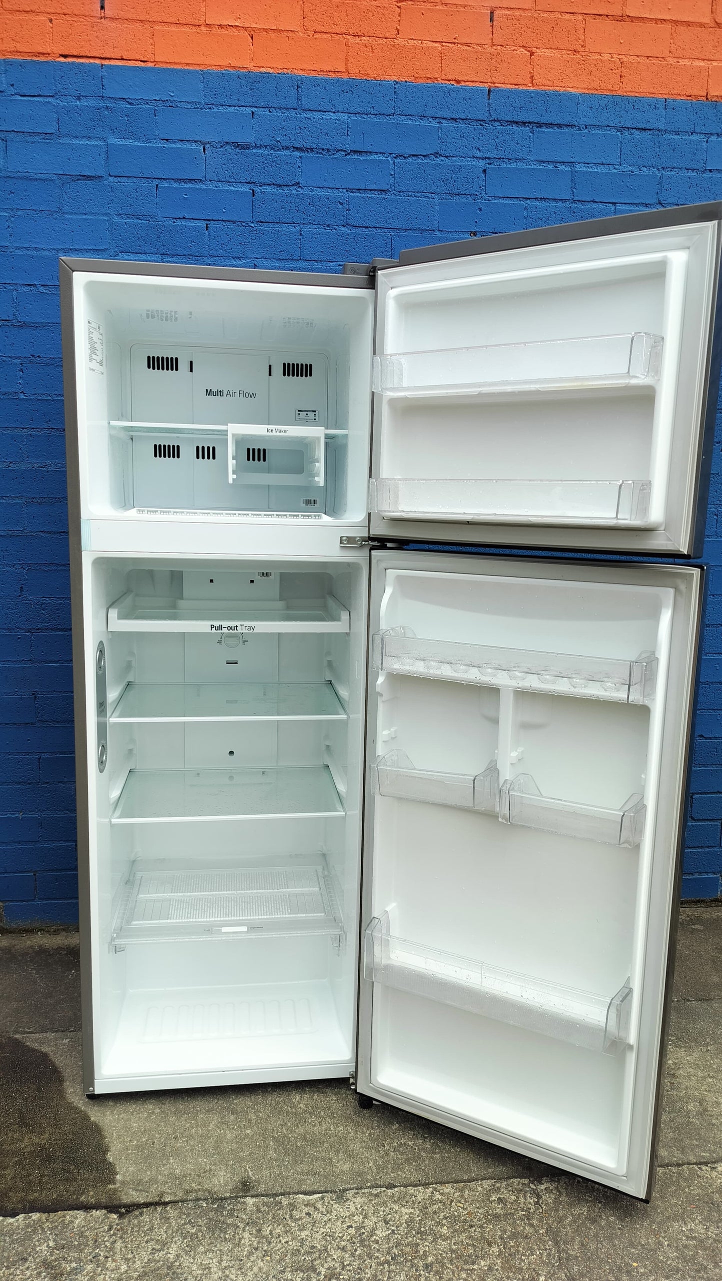 **LG 332 LITRES FRIDGE FREEZER**