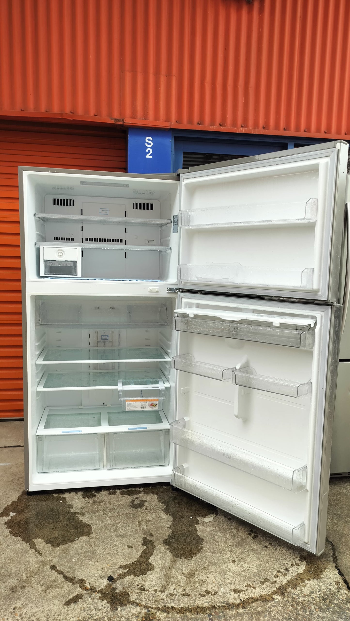 **LG 558 LITRES FRIDGE FREEZER & WATER DISPENSER**