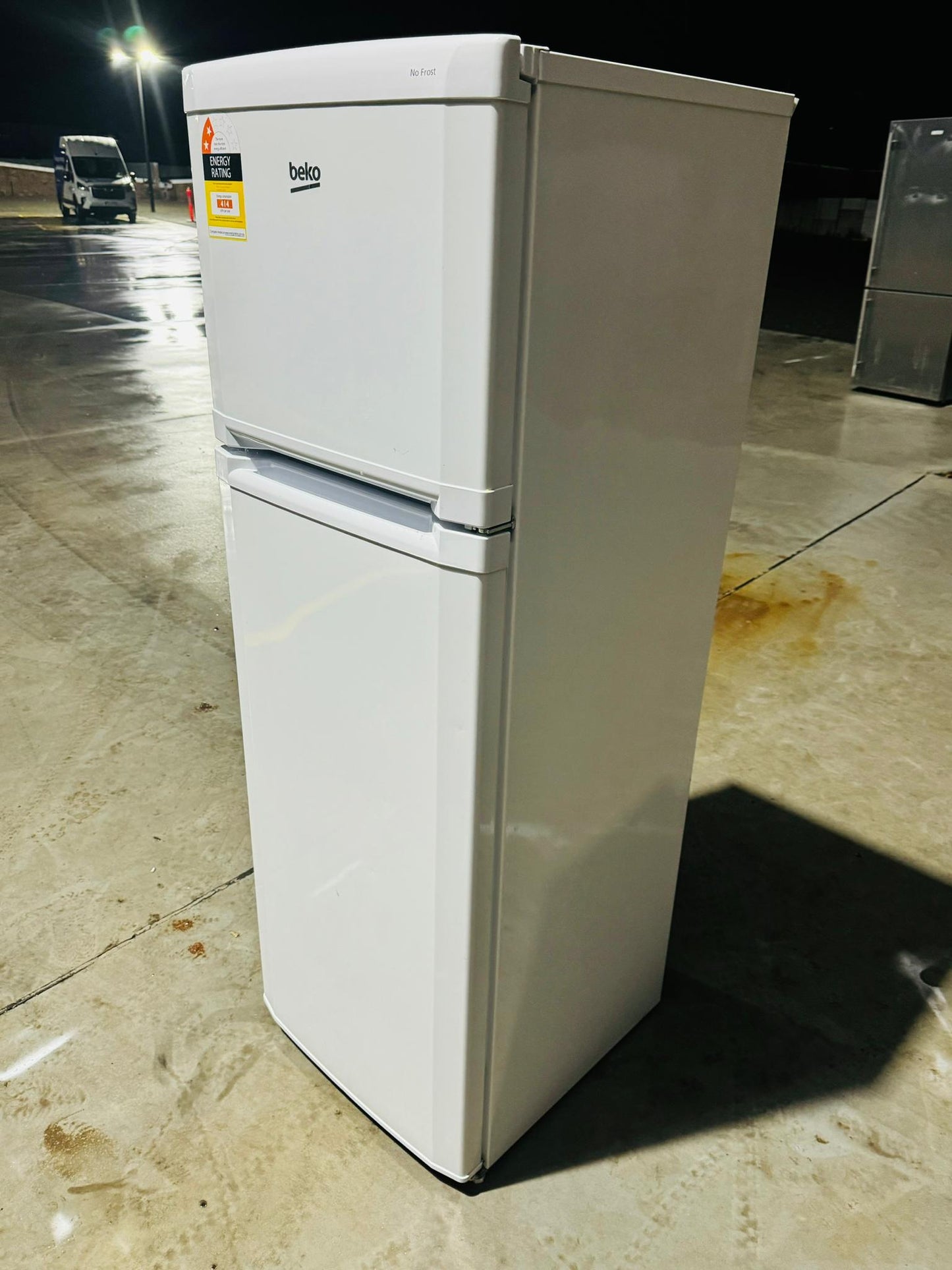 **BEKO 253 LITRES FRIDGE FREEZER**