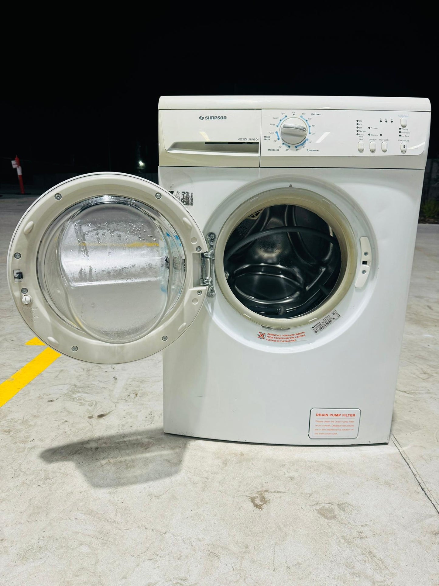 **SIMPSON 7.5 KGS FRONT LOADER WASHING MACHINE**