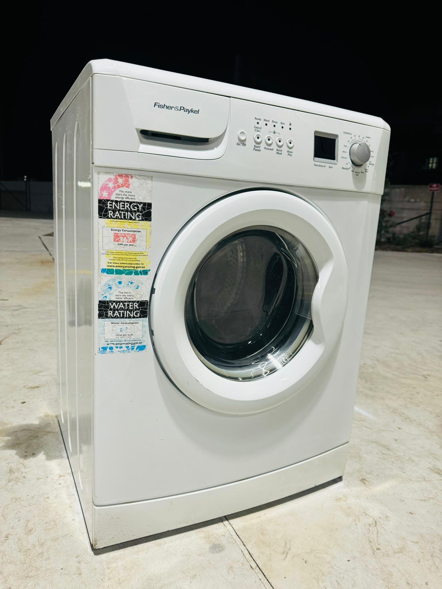 **FISHER & PAYKEL 8 KGS FRONT LOADER WASHING MACHINE**