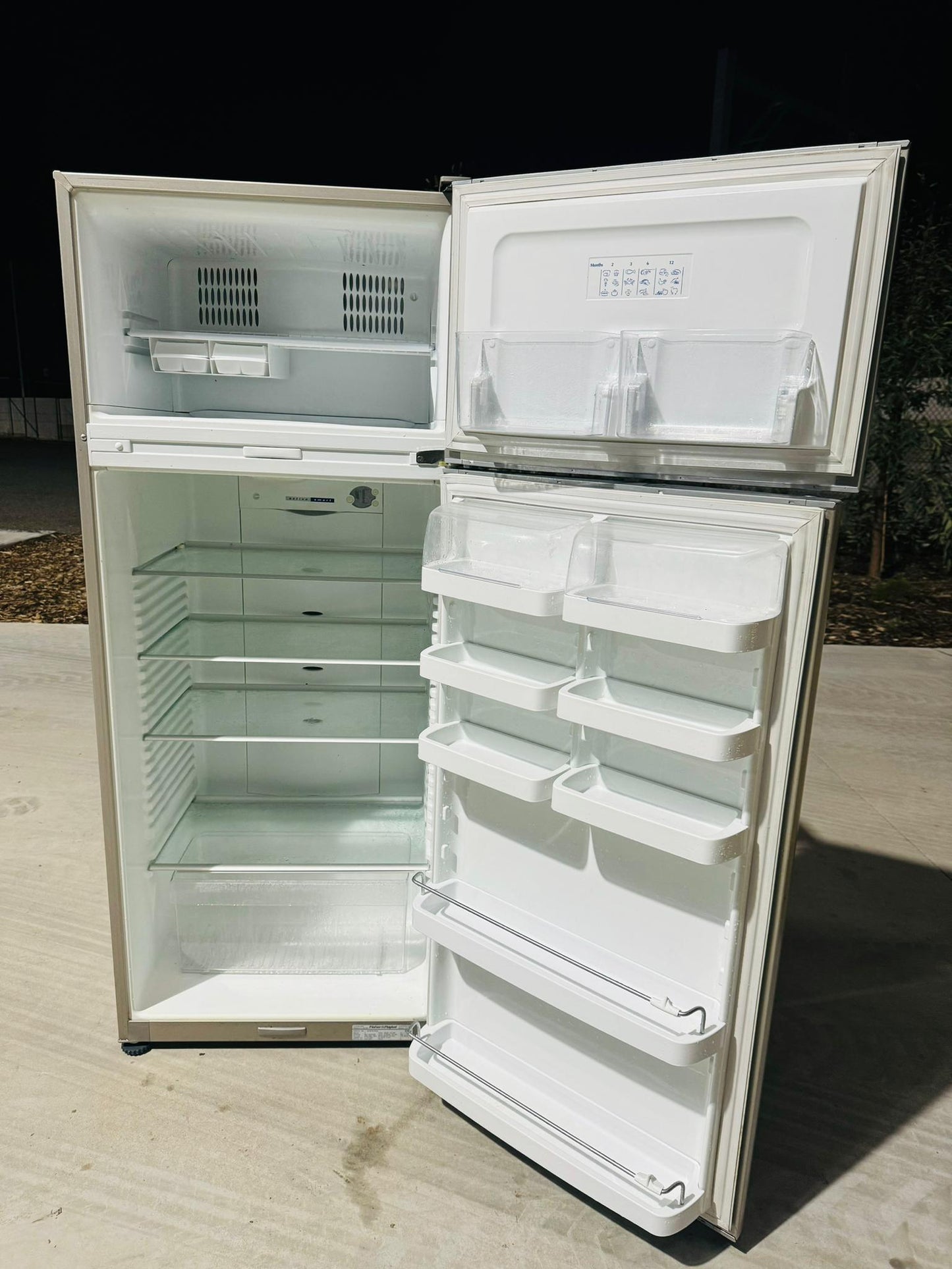 FISHER & PAYKEL 441 LITRES FRIDGE FREEZER