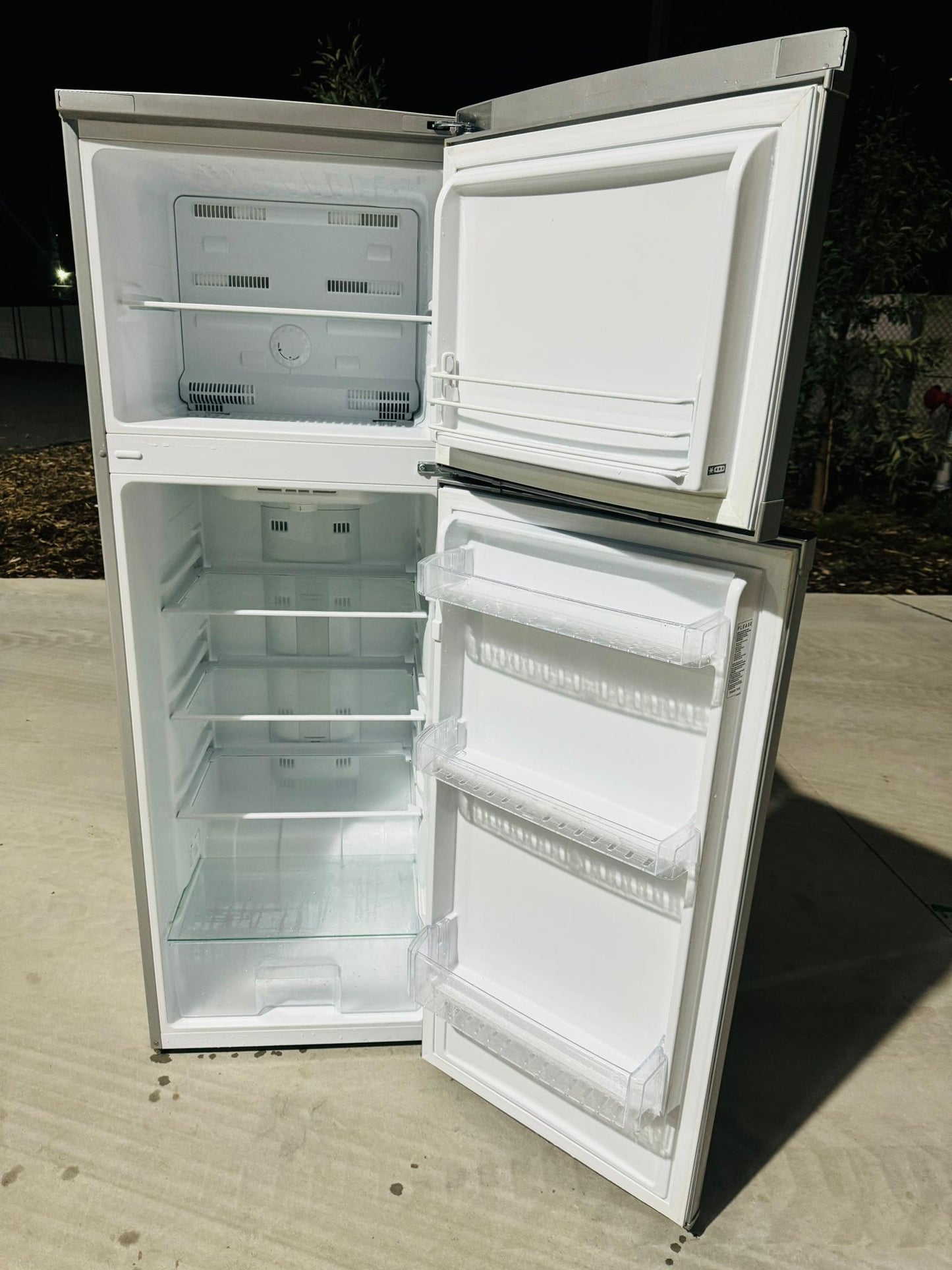 **BEKO 253 LITRES FRIDGE FREEZER**