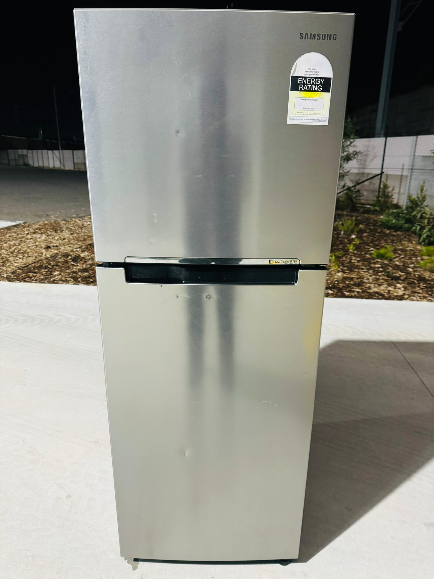 **SAMSUNG 320 LITRES FRIDGE FREEZER**