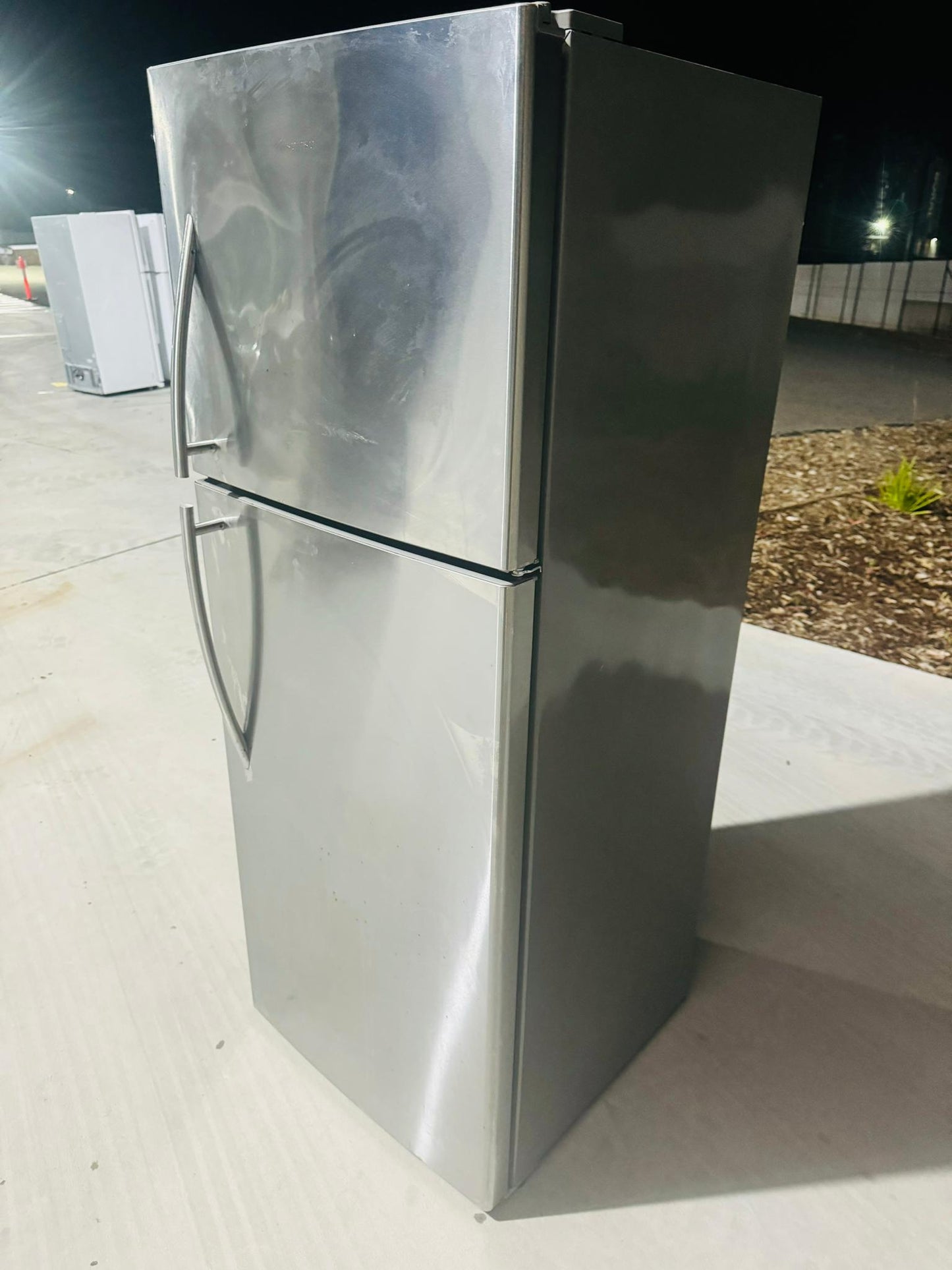 **HISENSE 436 LITRES FRIDGE FREEZER**