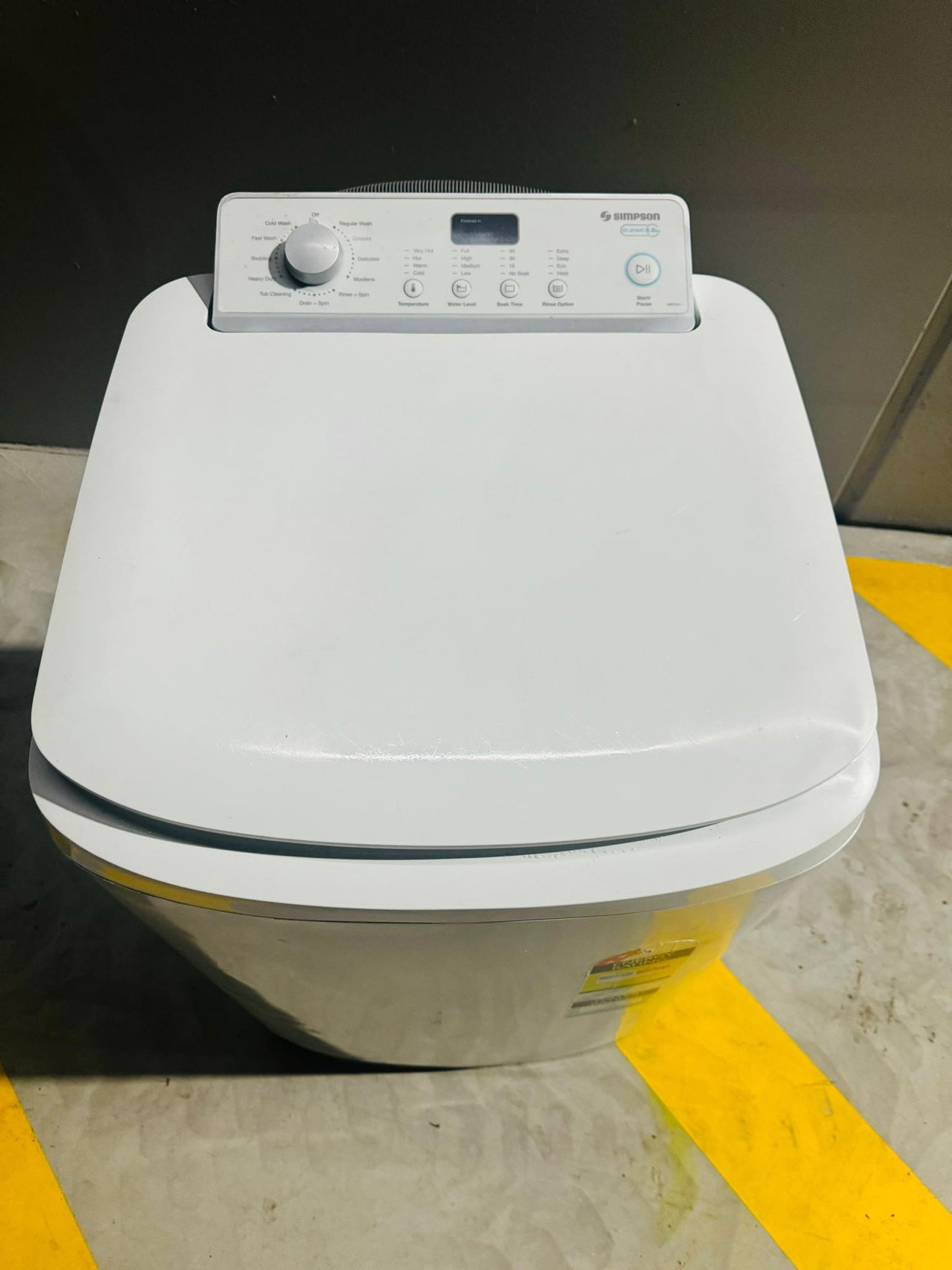 **SIMPSON 6KGS TOP LOADER WASHING MACHINE**