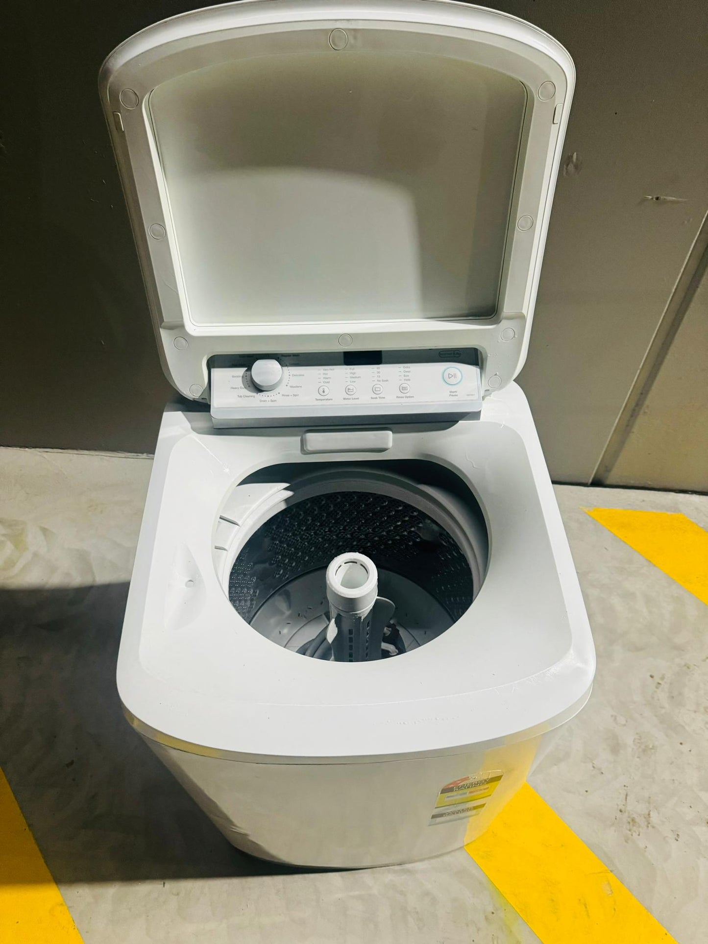 **SIMPSON 6KGS TOP LOADER WASHING MACHINE**