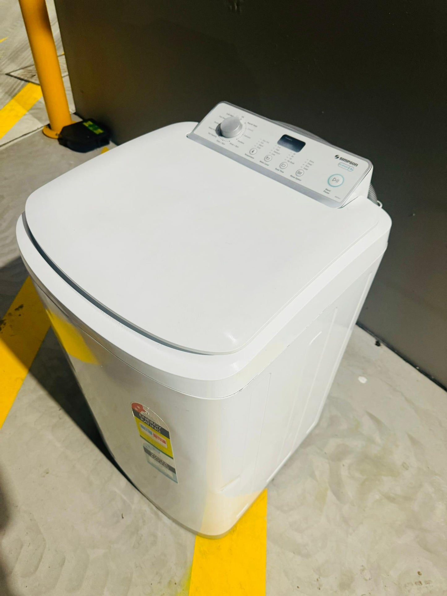 **SIMPSON 6KGS TOP LOADER WASHING MACHINE**