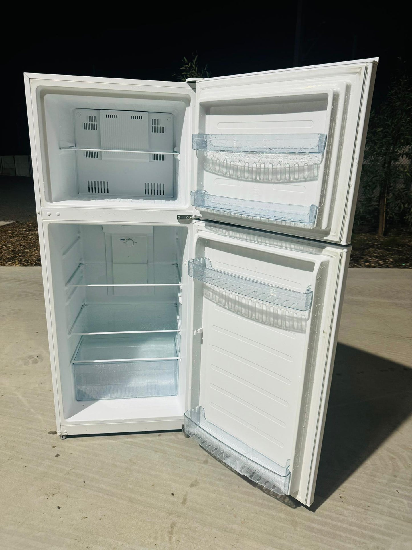 **YOKOHAMA 400 LITRES FRIDGE FREEZER**