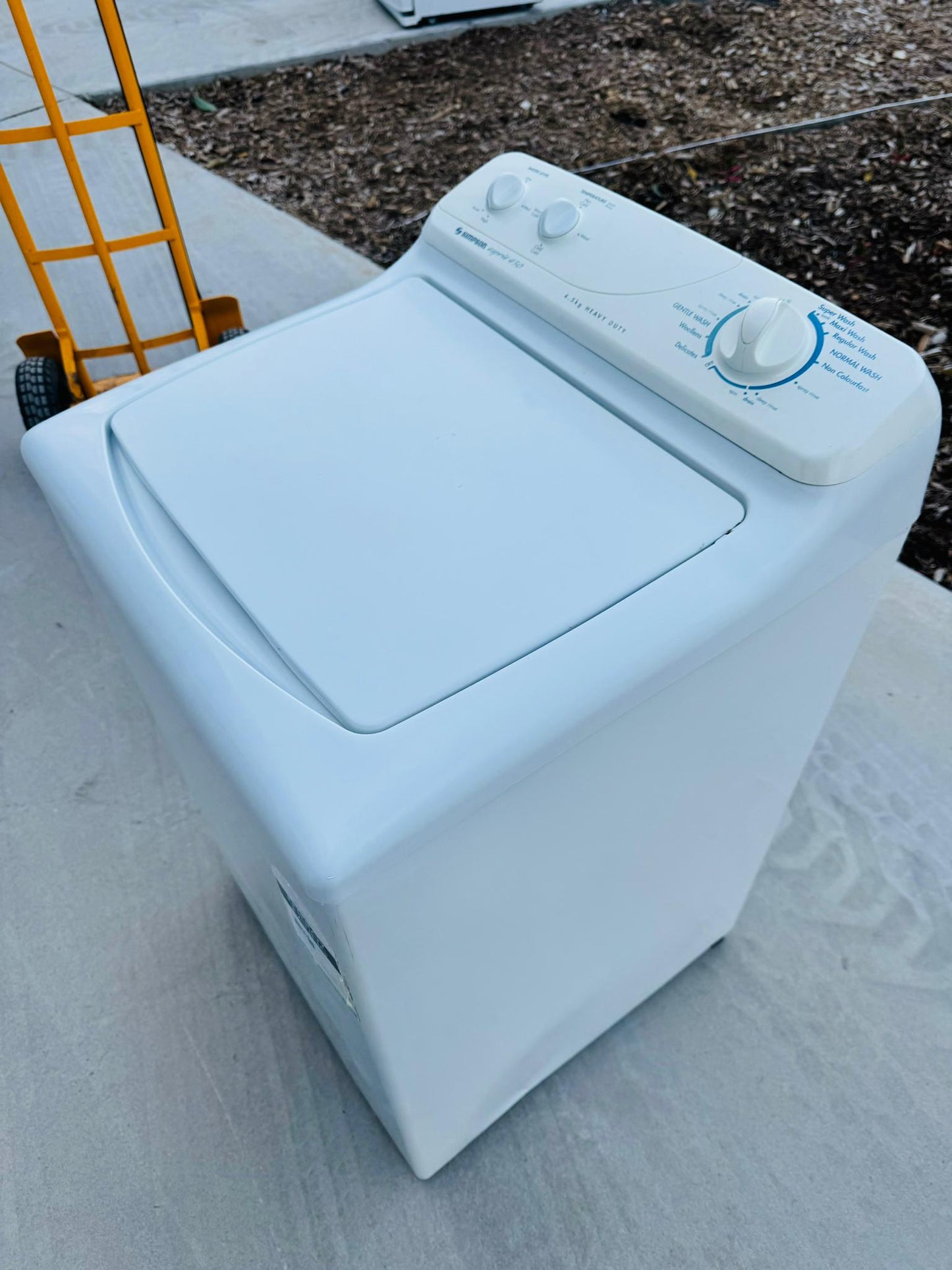 **SIMPSON 4.5KGS TOP LOADER WASHING MACHINE**