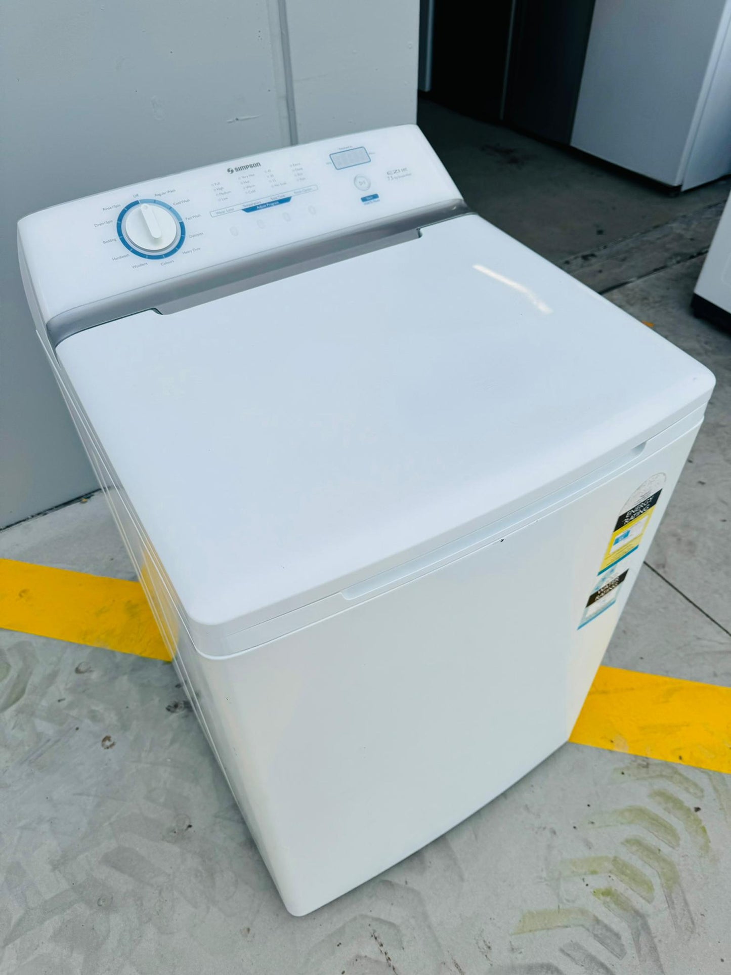 **SIMPSON 7.5 KGS TOP LOADER WASHING MACHINE**