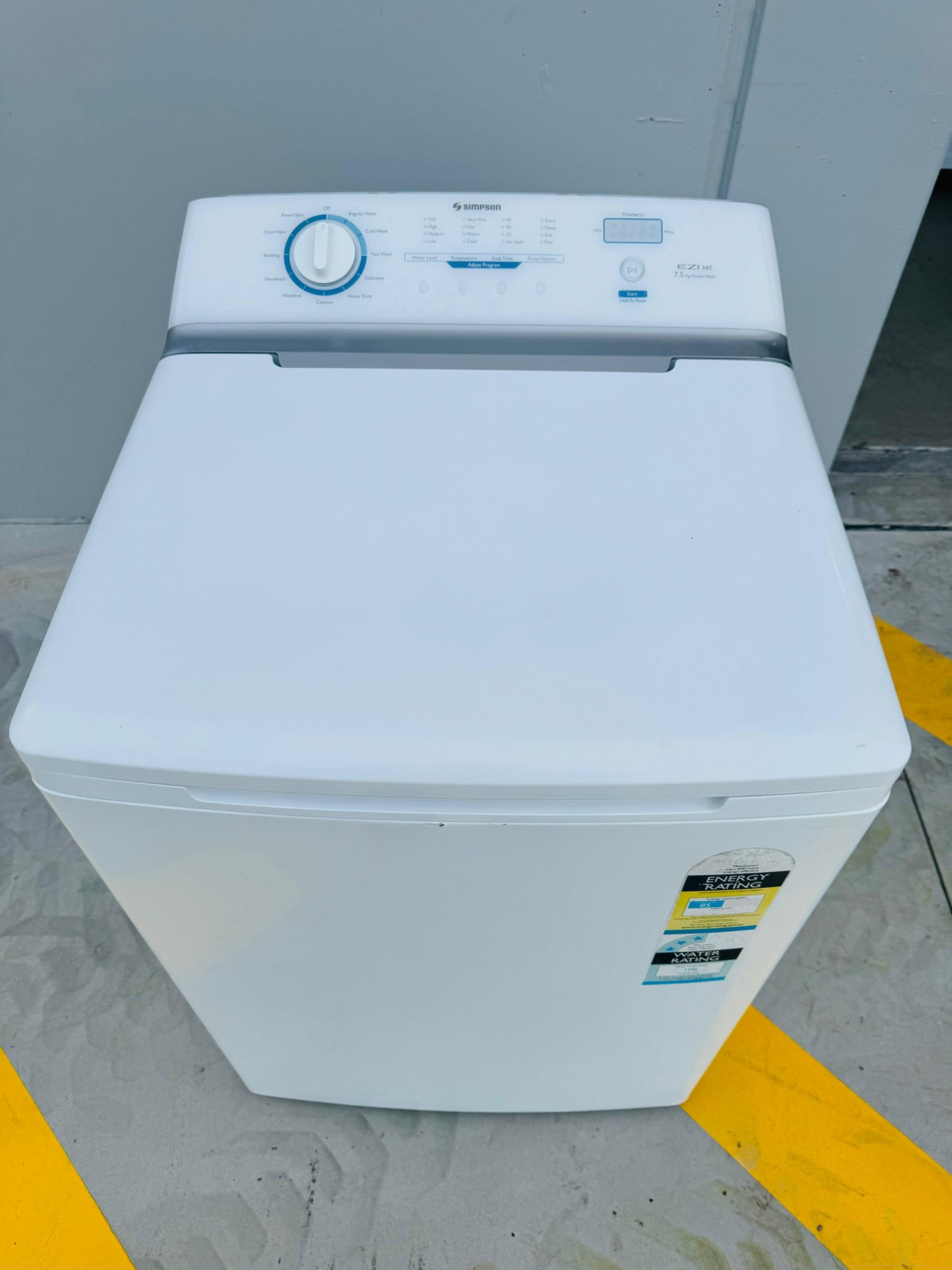 **SIMPSON 7.5 KGS TOP LOADER WASHING MACHINE**