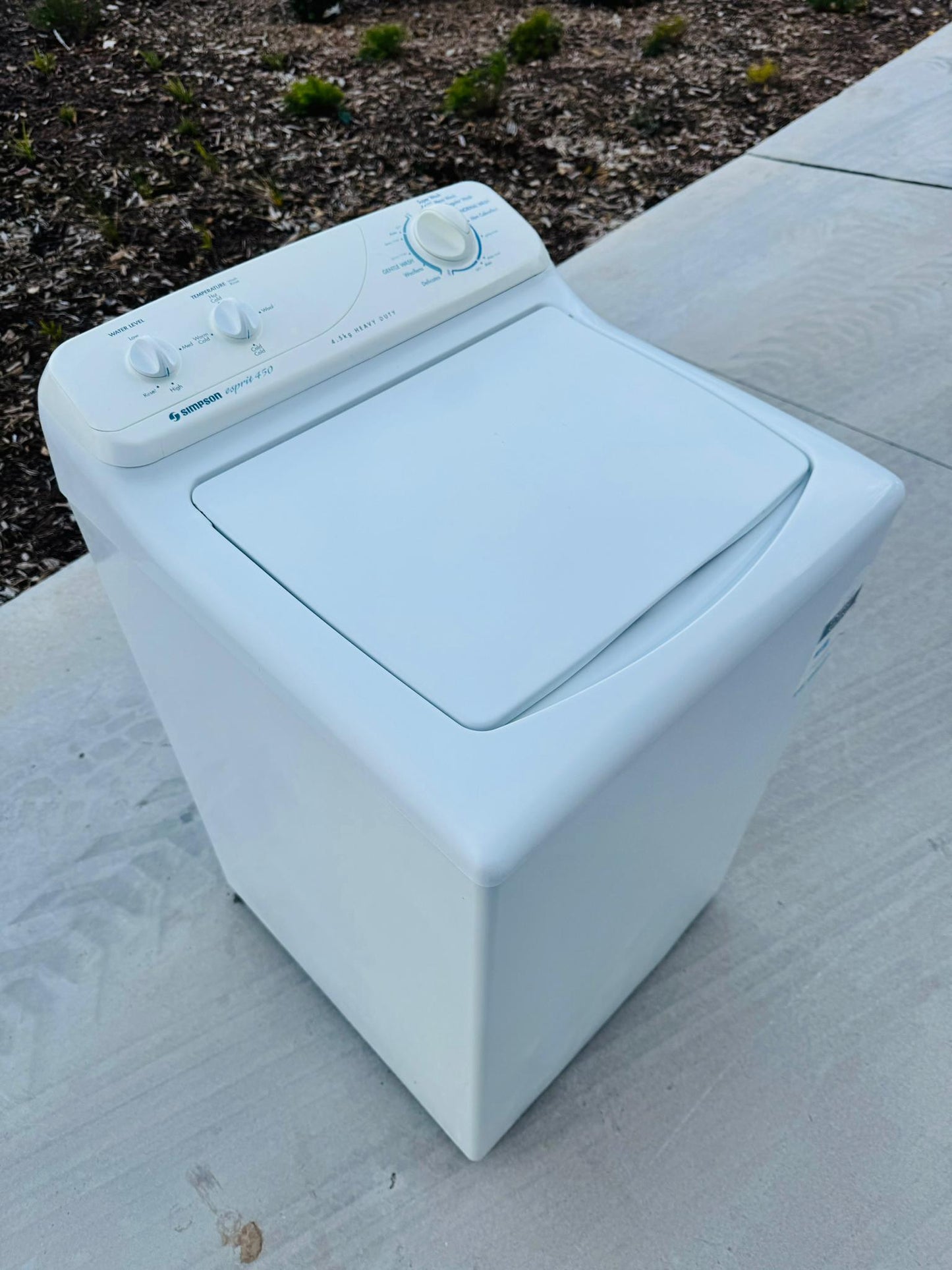 **SIMPSON 4.5KGS TOP LOADER WASHING MACHINE**