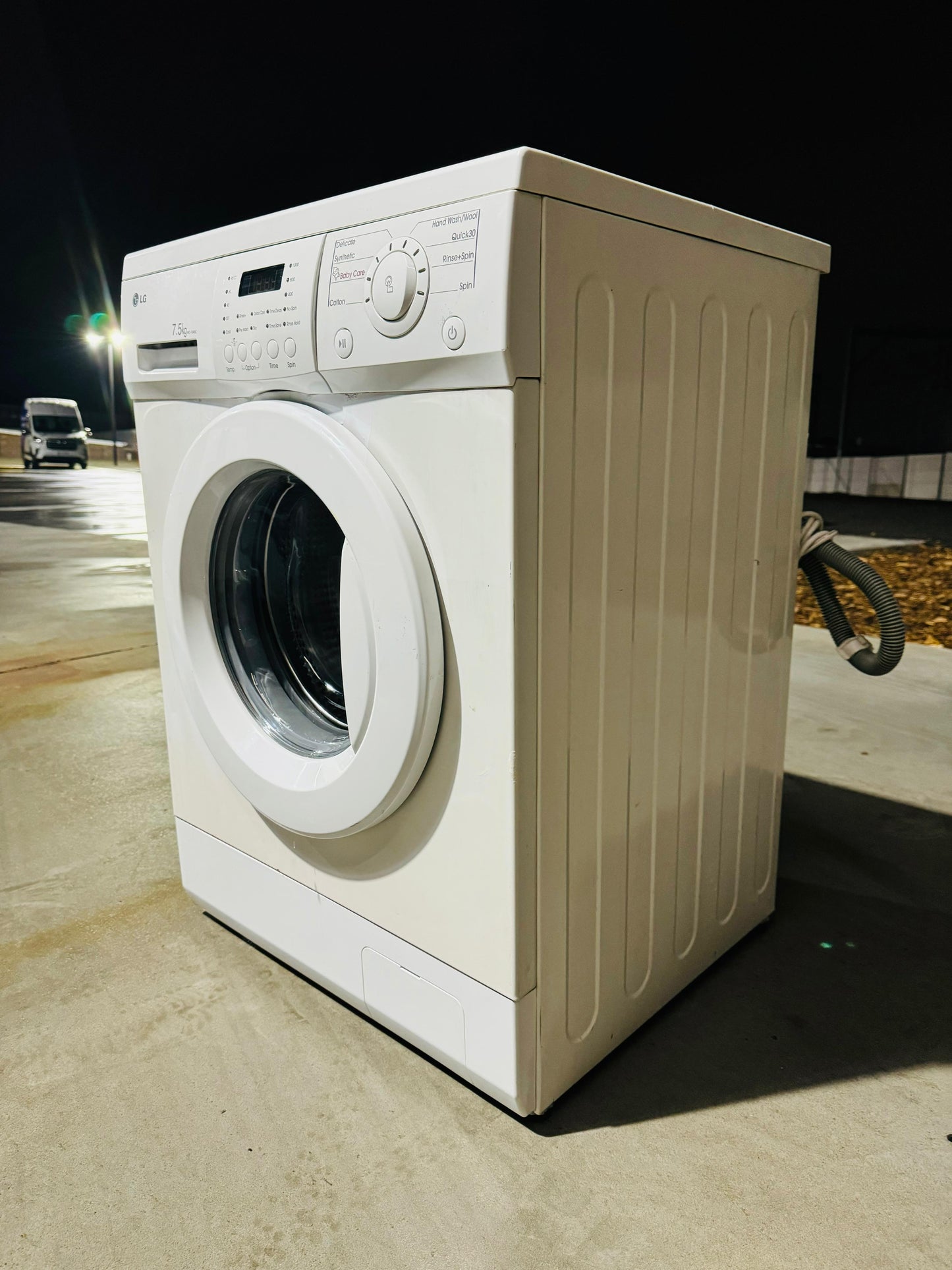 **LG 7.5 KGS FRONT LOADER WASHING MACHINE**