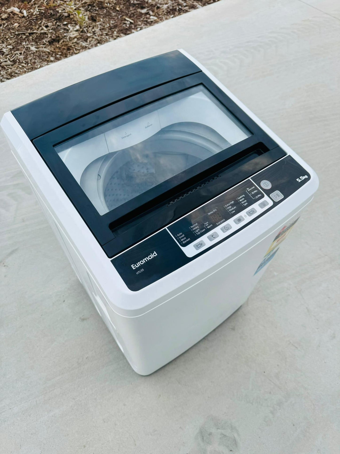 **EUROMAID 5.5 KGS TOP LOADER WASHING MACHINE**