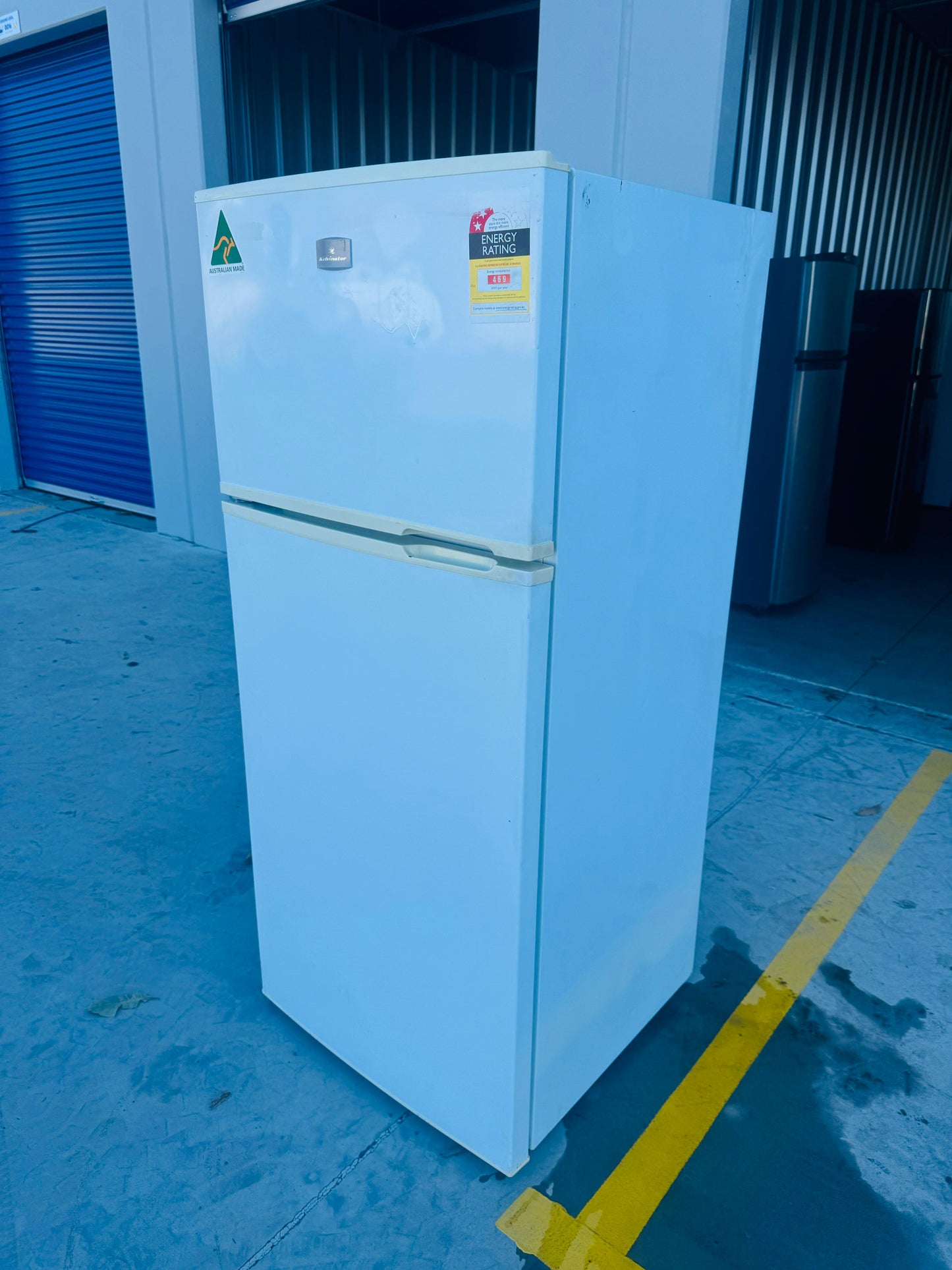 **WESTINGHOUSE 420 LITRES FRIDGE FREEZER**