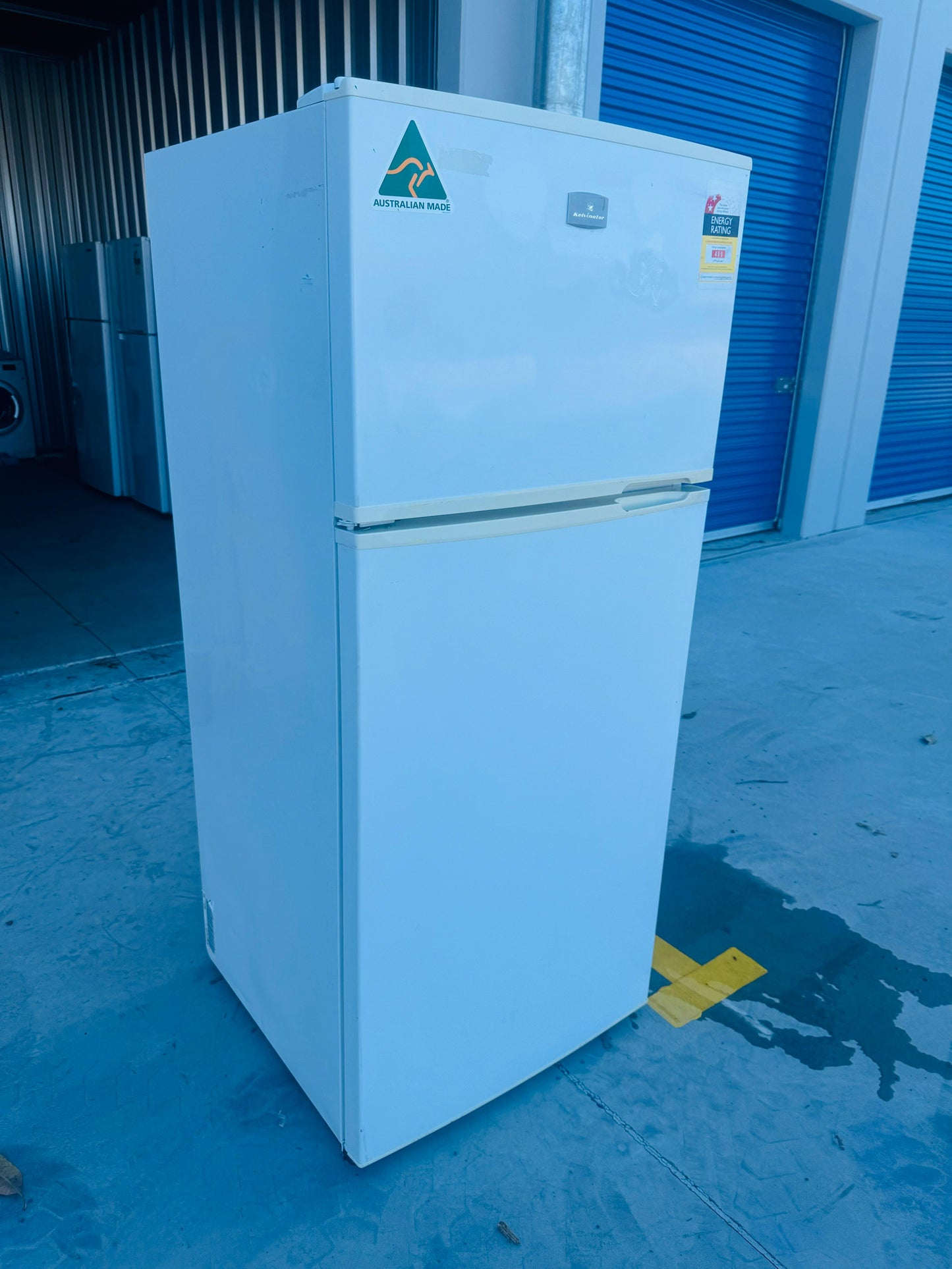 **WESTINGHOUSE 420 LITRES FRIDGE FREEZER**