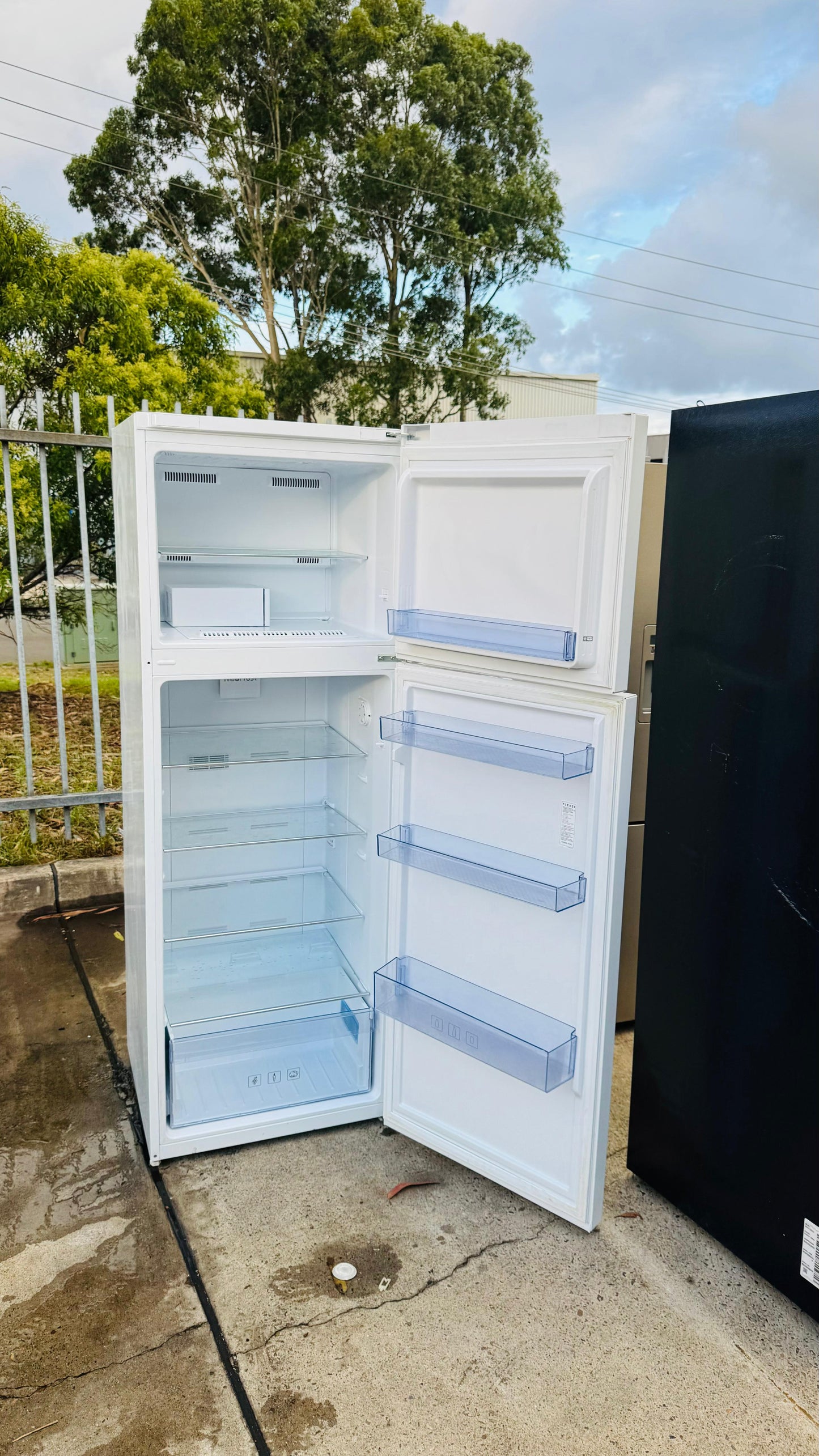 BEKO 347 LITRES FRIDGE FREEZER