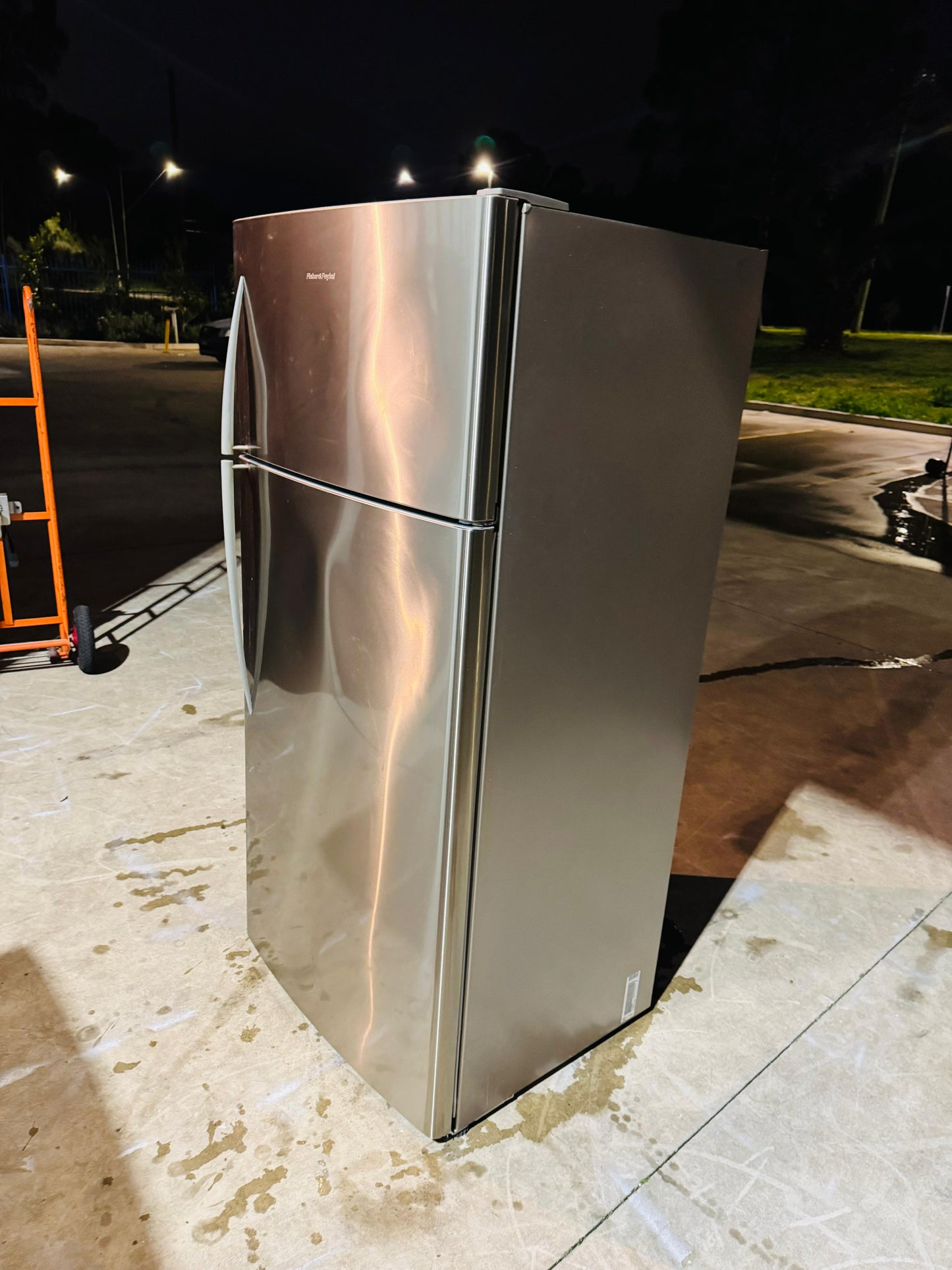 FISHER AND PAYKEL 519 LITRES FRIDGE FREEZER