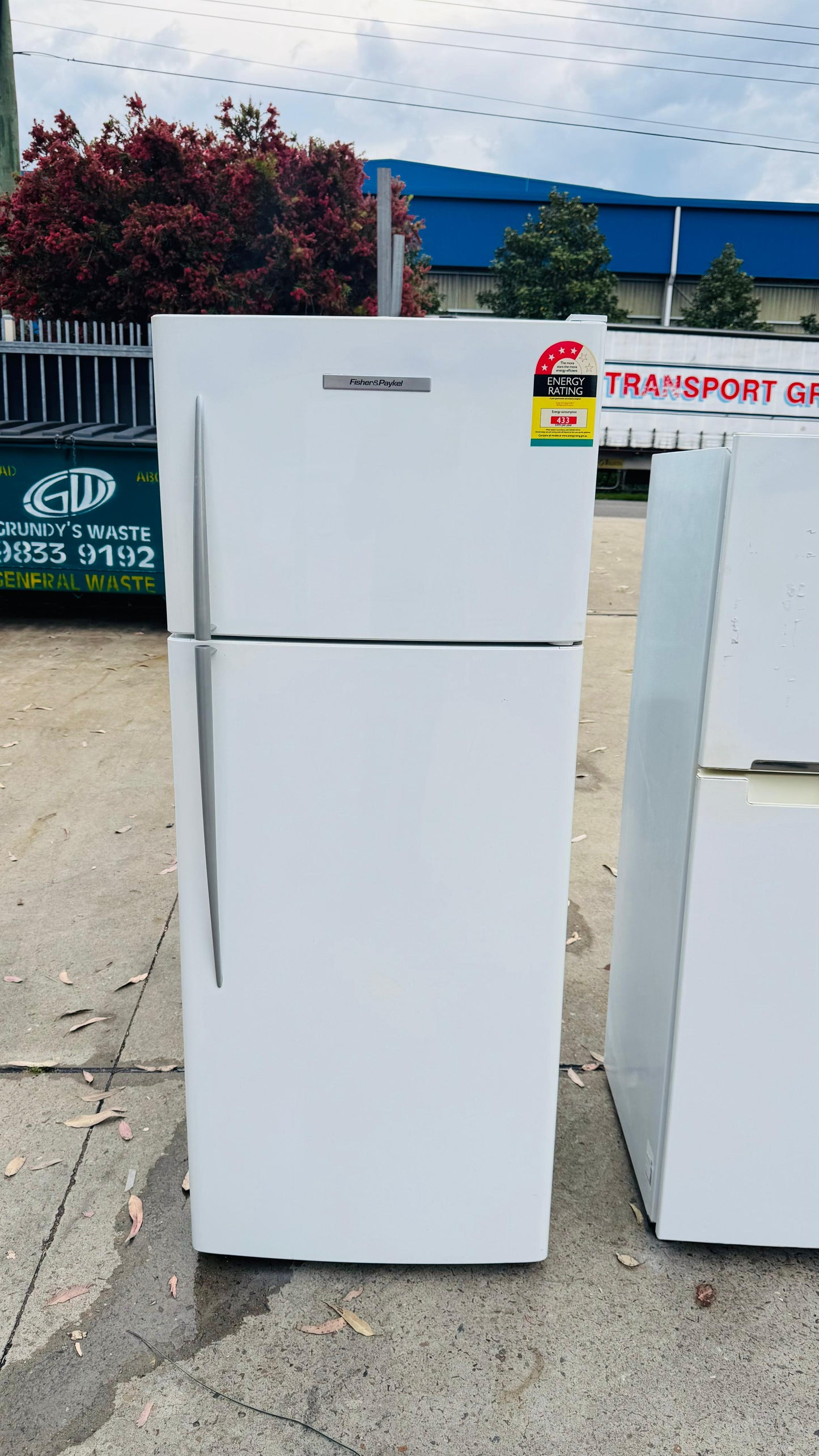 FISHER AND PAYKEL 380 LITRES FRIDGE FREEZER