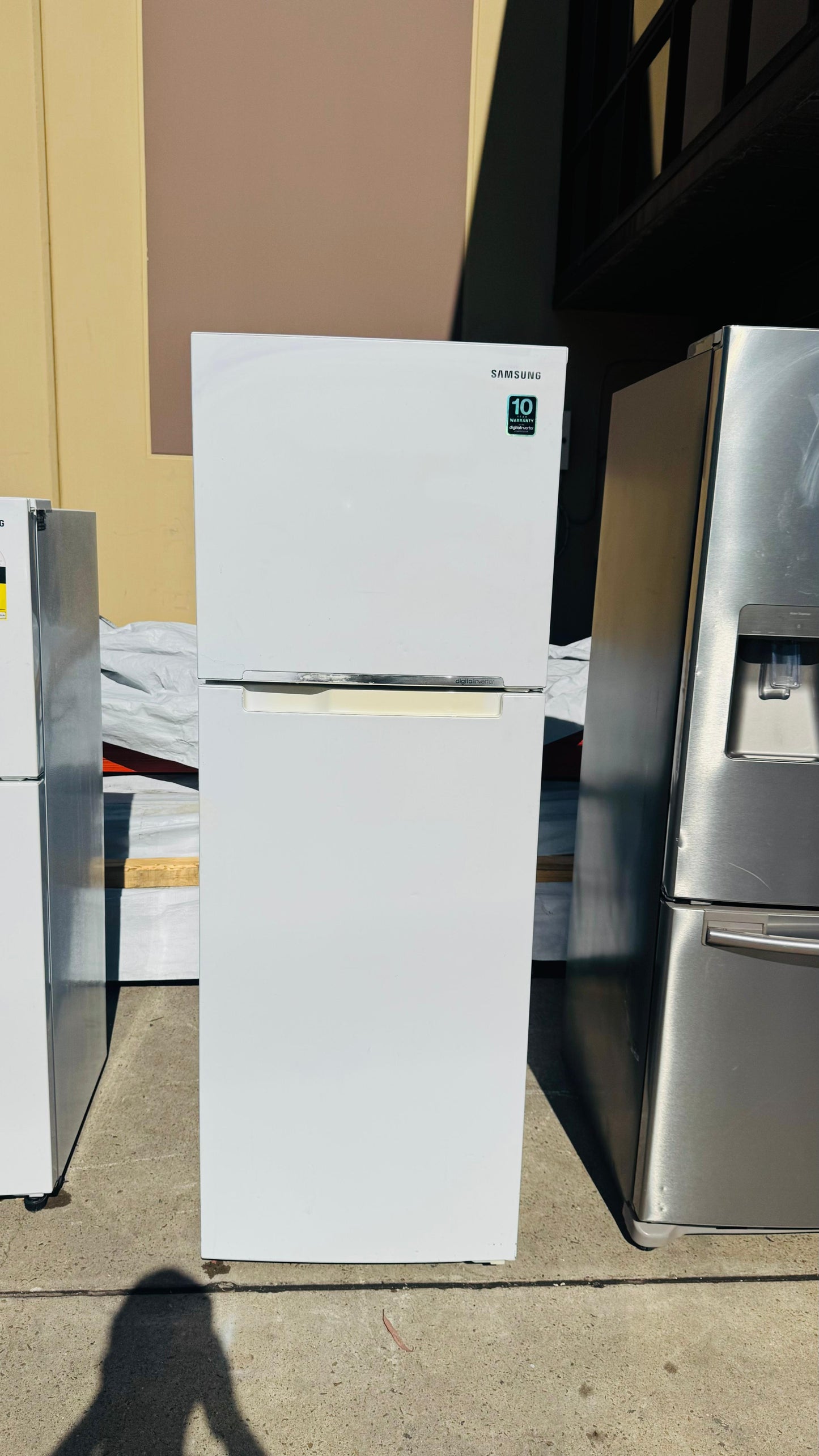 SAMSUNG 341 LITRES FRIDGE FREEZER