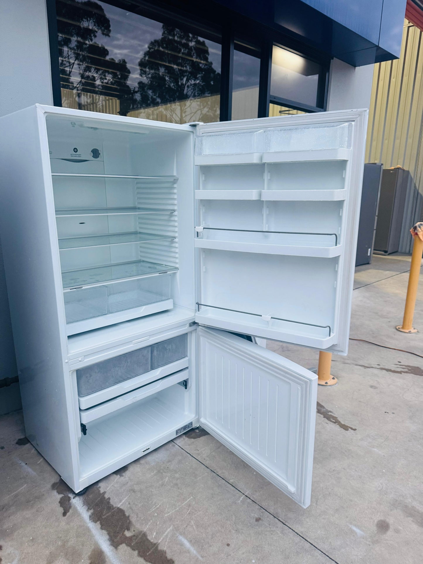 FISHER AND PAYKEL 519 LITRES FRIDGE FREEZER