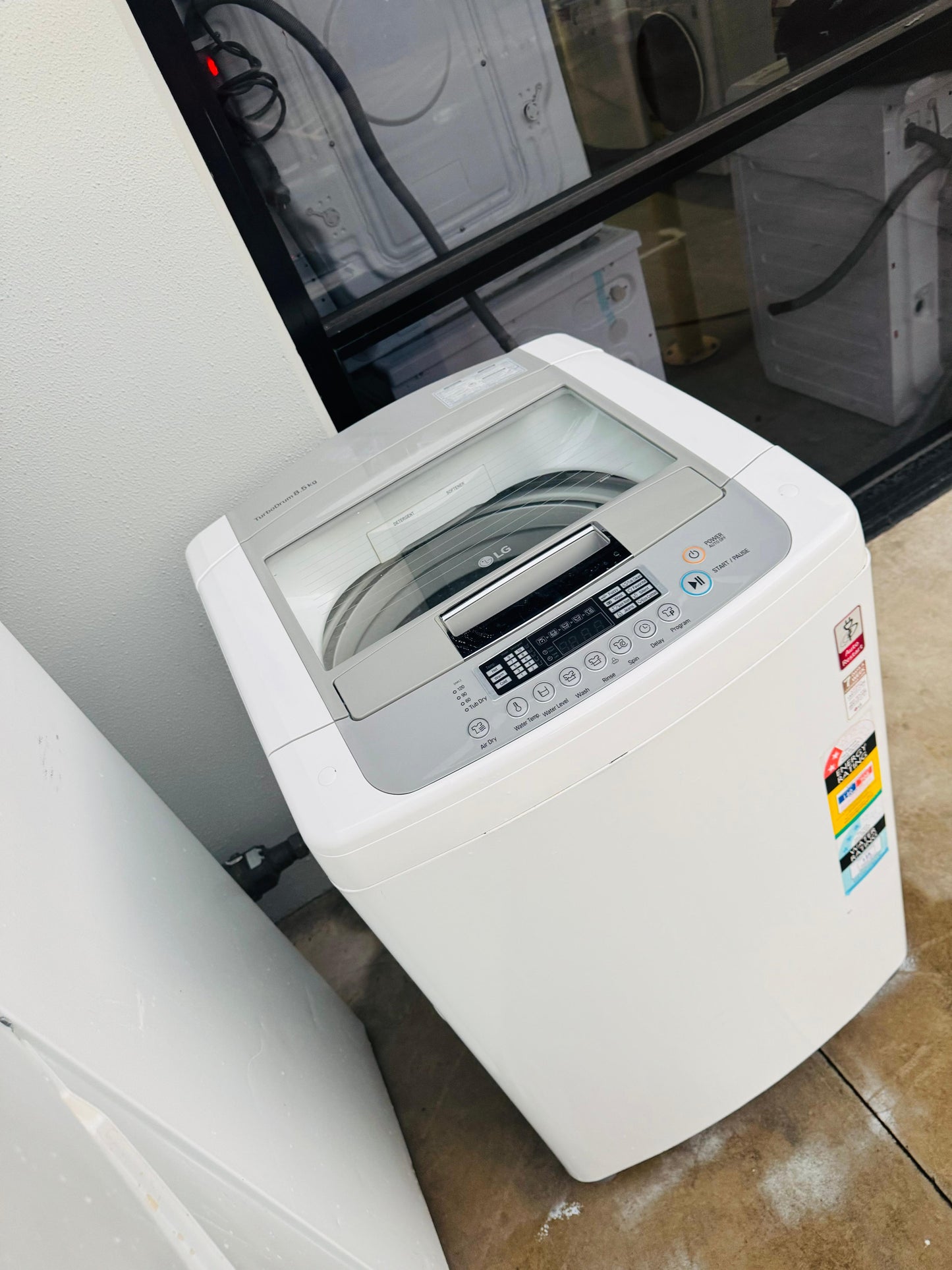 LG 8.5 KGS TOP LOADER WASHING MACHINE