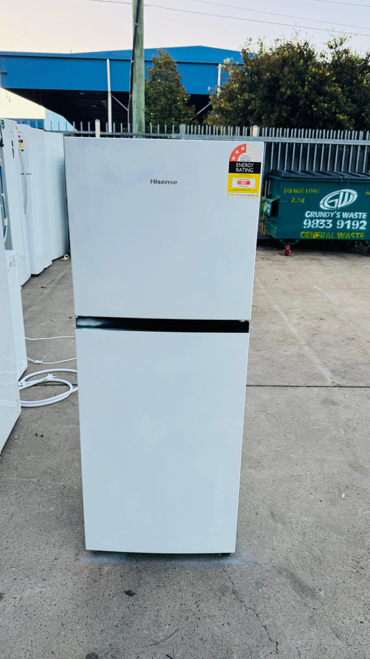 HISENSE 223 LITRES FRIDGE FREEZER