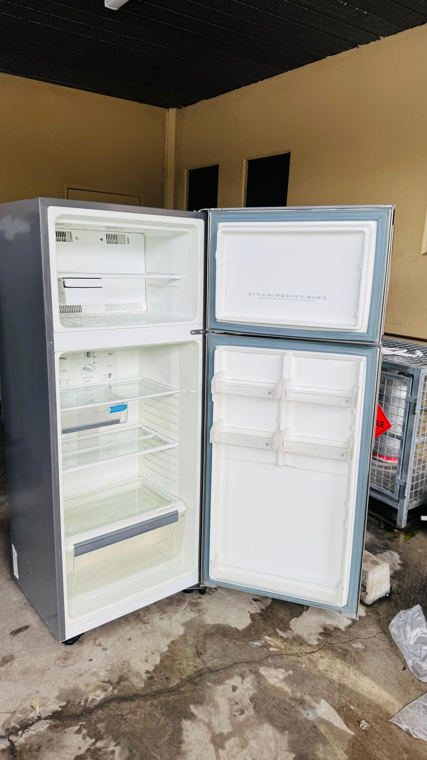 ELECTROLUX 390 LITRES FRIDGE FREEZER