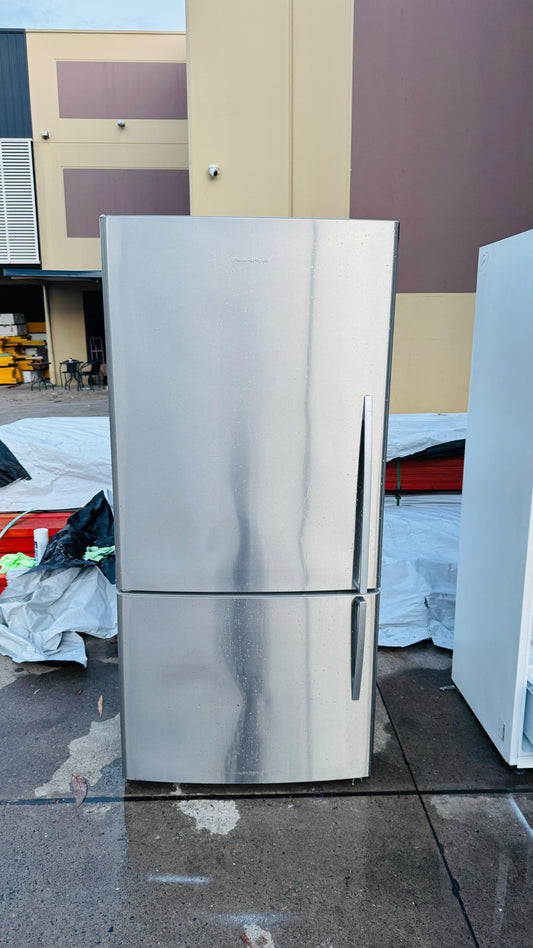 FISHER AND PAYKEL 519 LITRES FRIDGE FREEZER