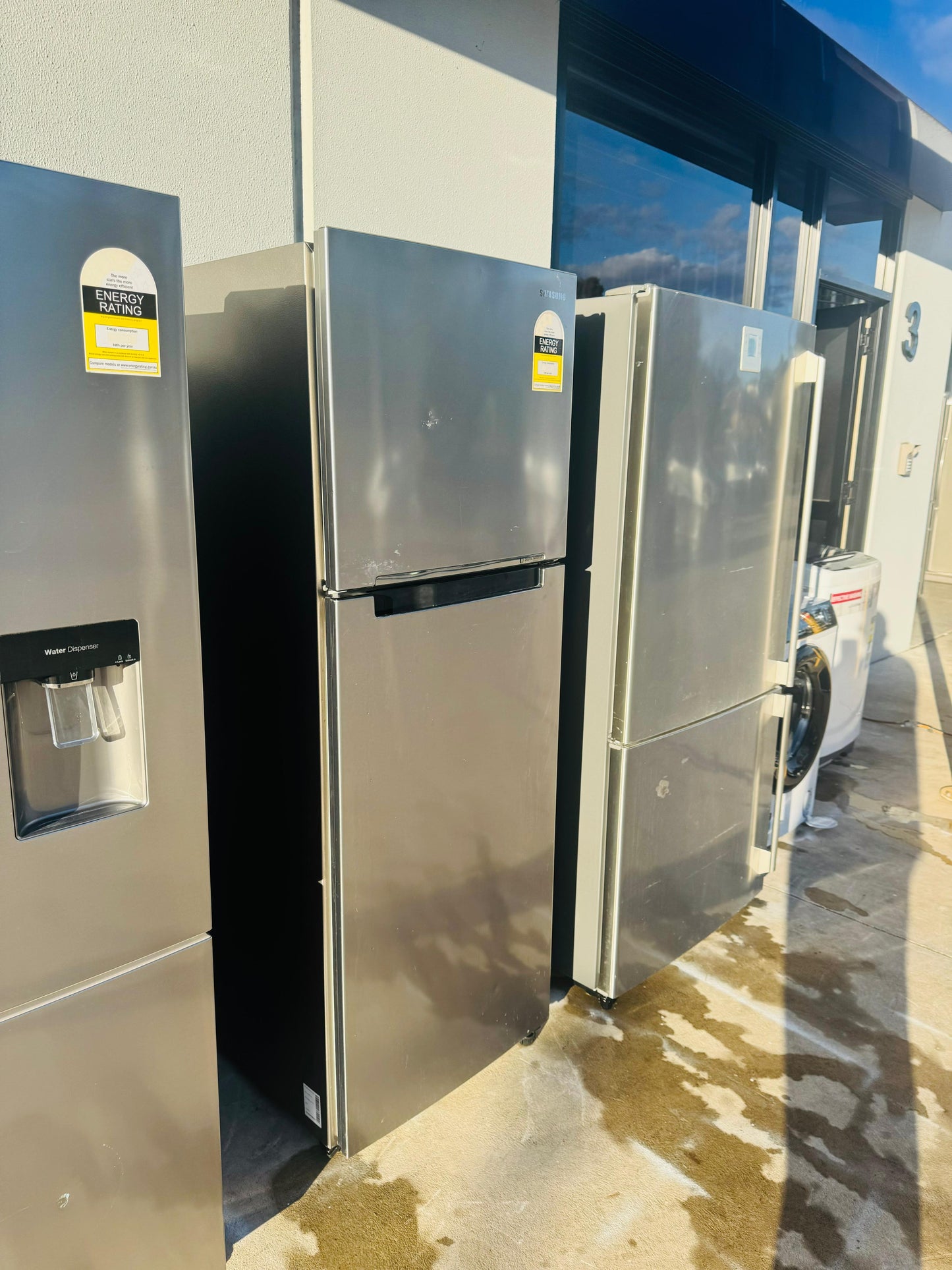 SAMSUNG 341 LITRES FRIDGE FREEZEE