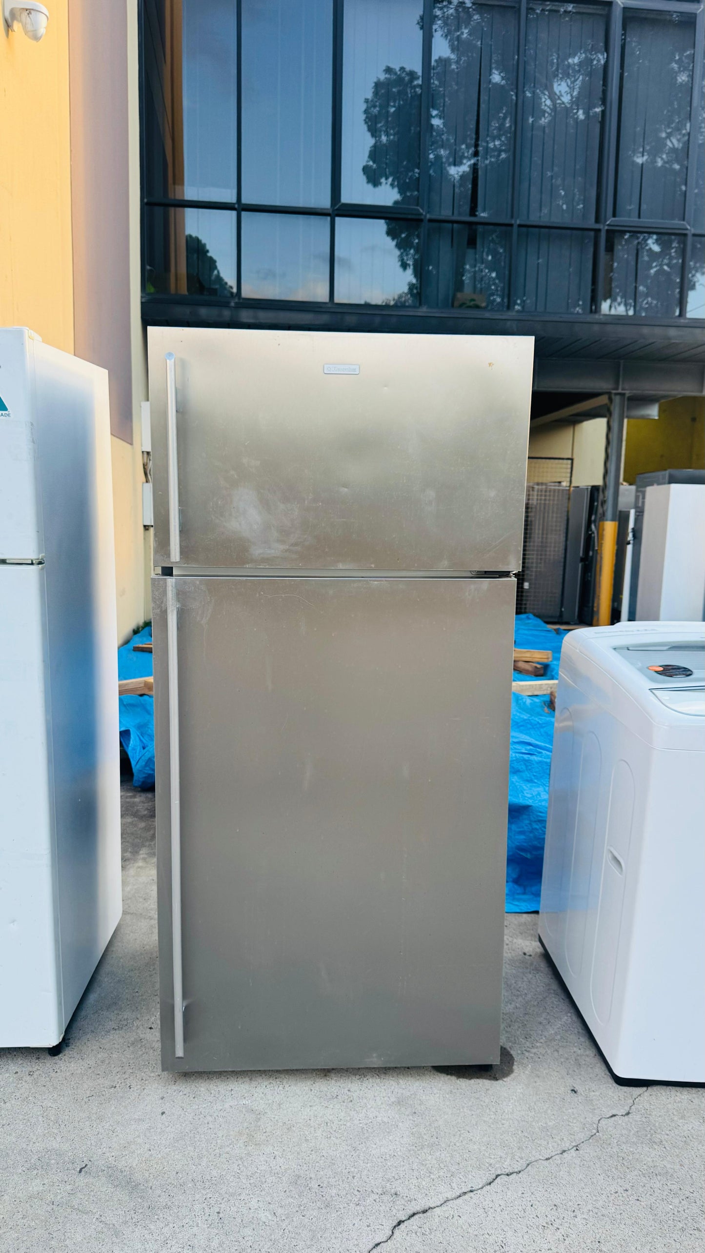 ELECTROLUX 520 LITRES FRIDGE FREEZER