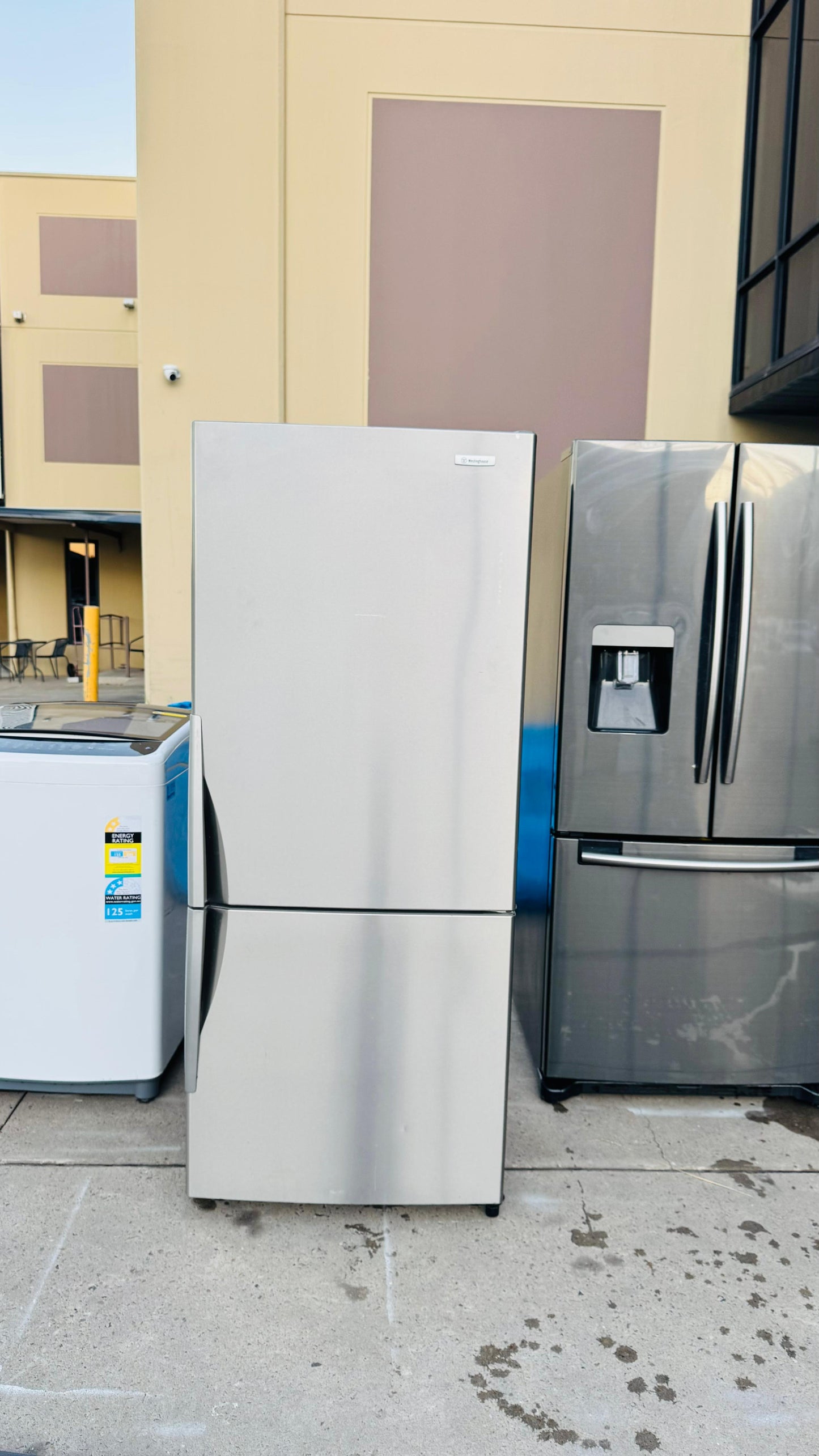 WESTINGHOUSE 430 LITRES FRIDGE FREEZER