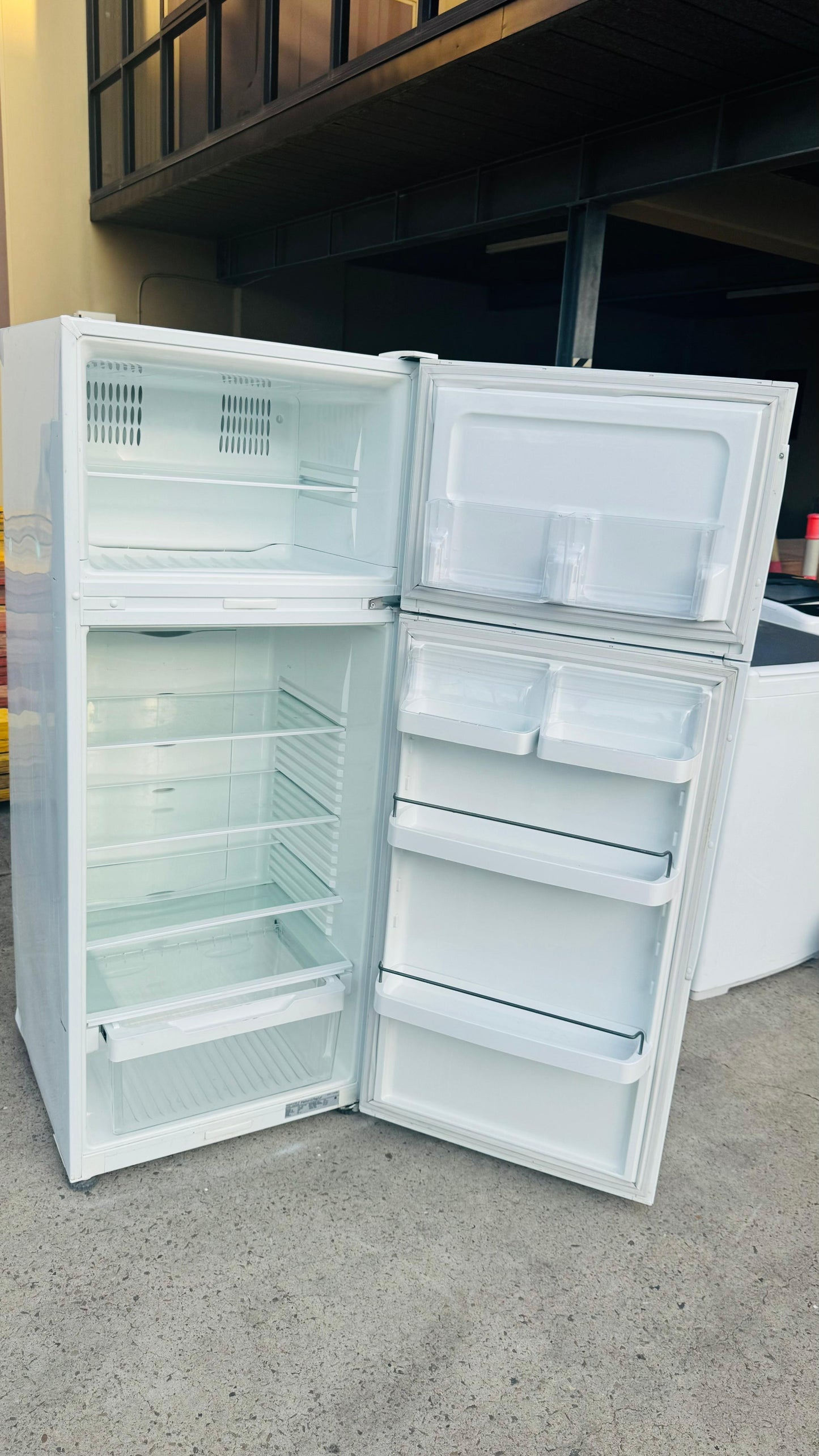 FISHER AND PAYKEL 380 LITRES FRIDGE FREEZER