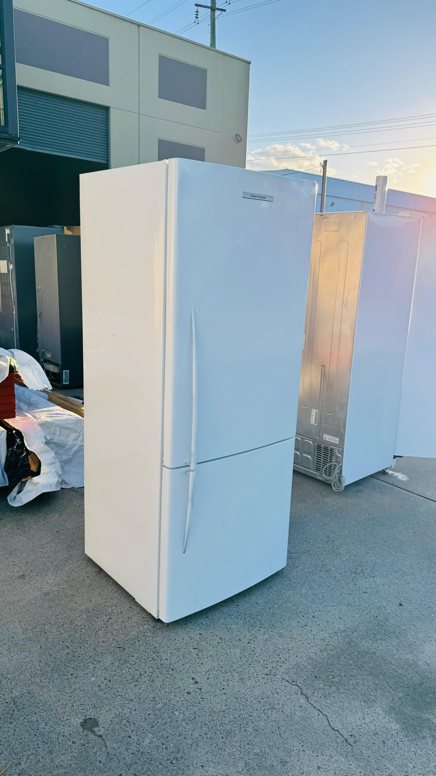 FISHER AND PAYKEL 442 LITRES FRIDGE FREEZER