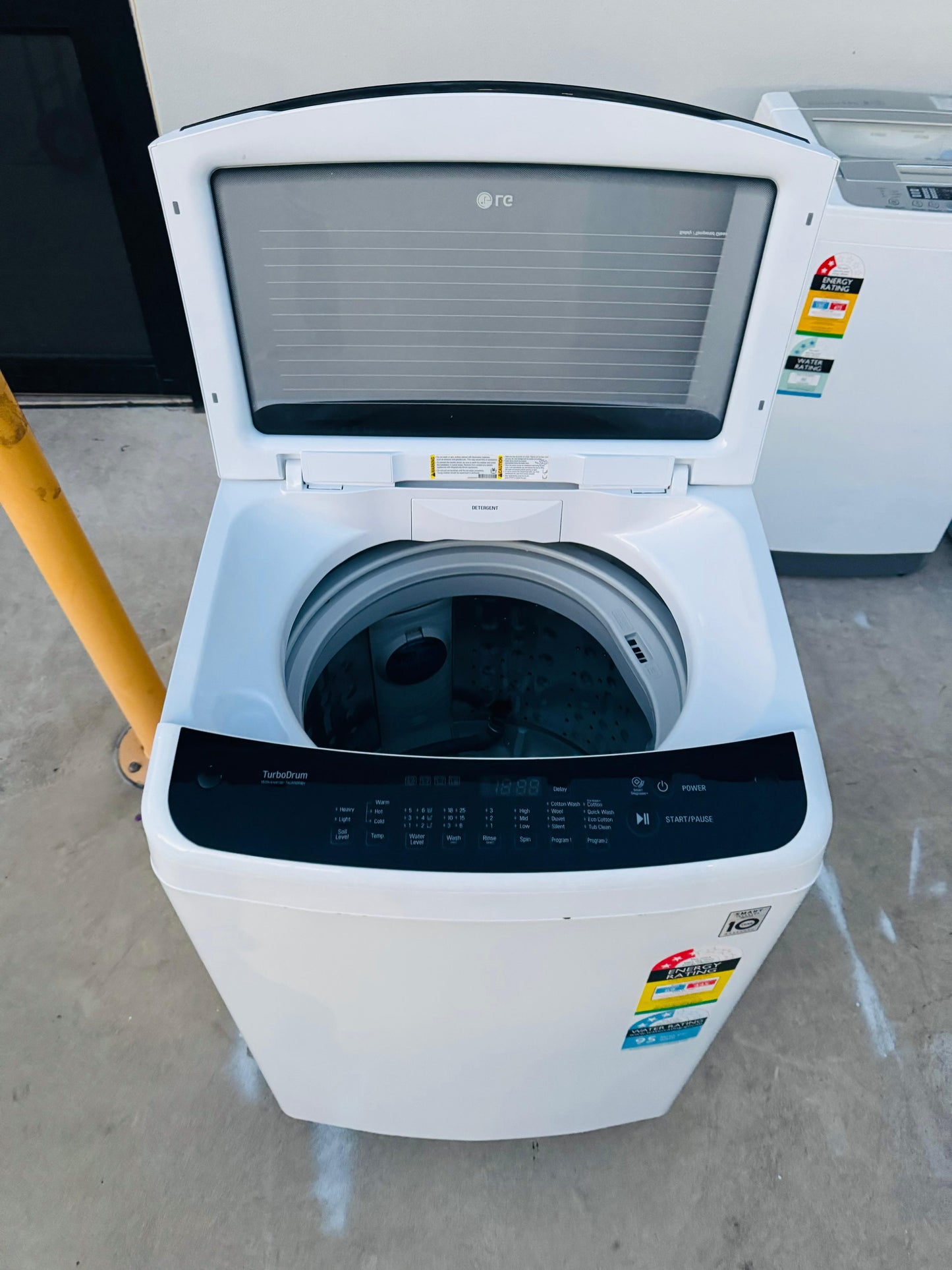 LG 6.5 KGS TOP LOADER WASHING MACHINE