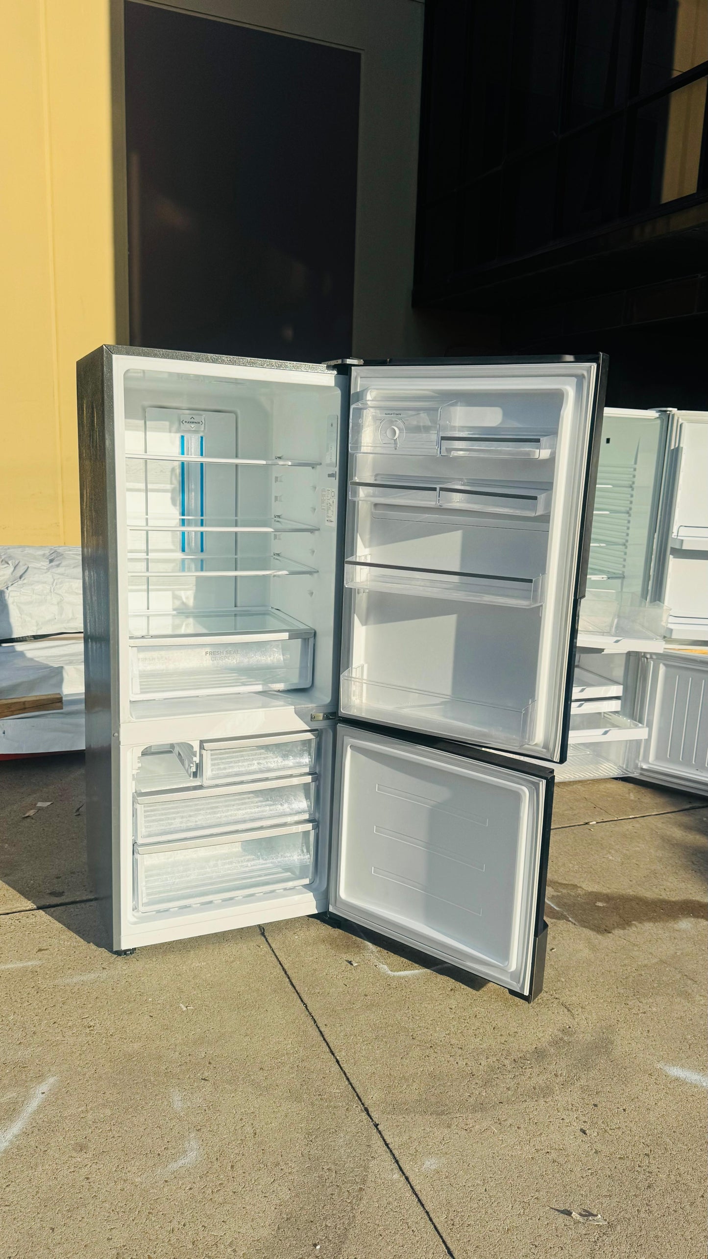 WESTINGHOUSE 453 LITRES FRIDGE FREEZER