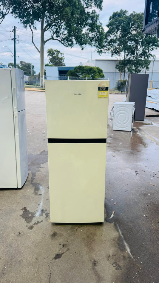 HISENSE 223 LITRES FRIDGE FREEZER