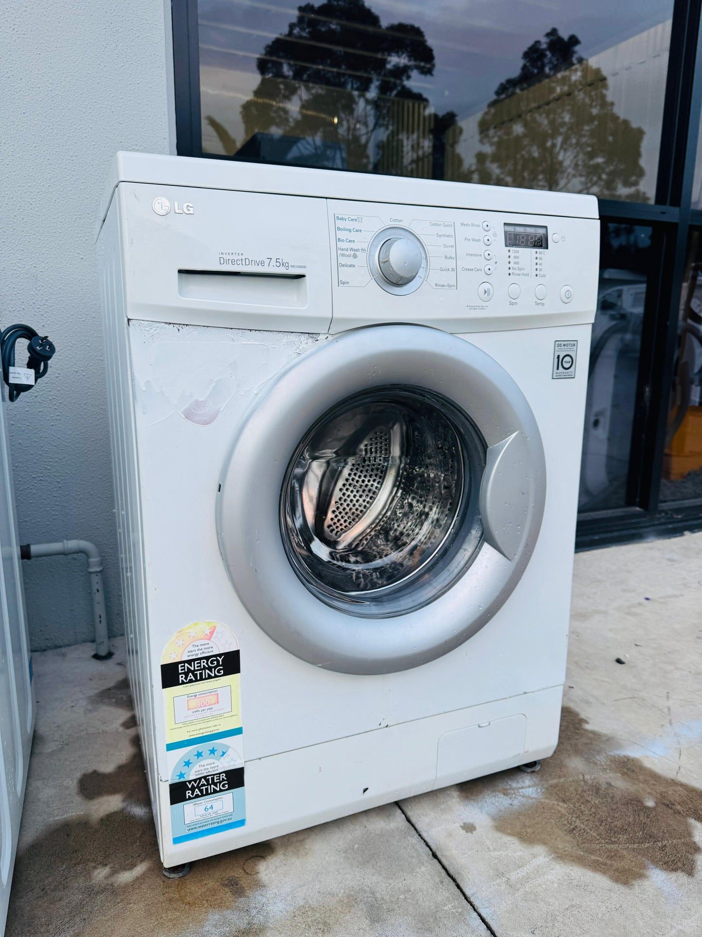 LG 7.5KGS FRONT LOADER WASHING MACHINE