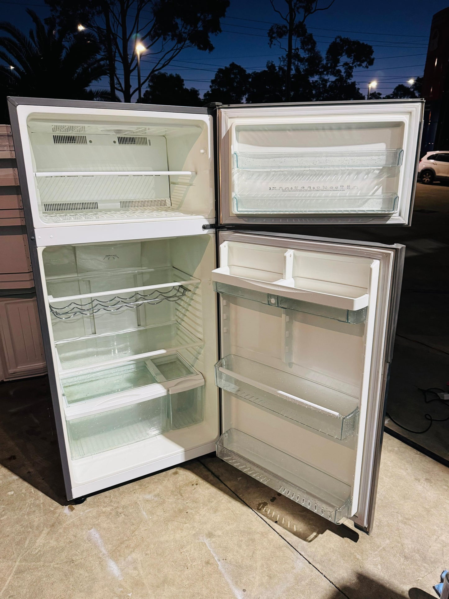 WESTING HOUSE 520 LITRES FRIDGE FREEZER